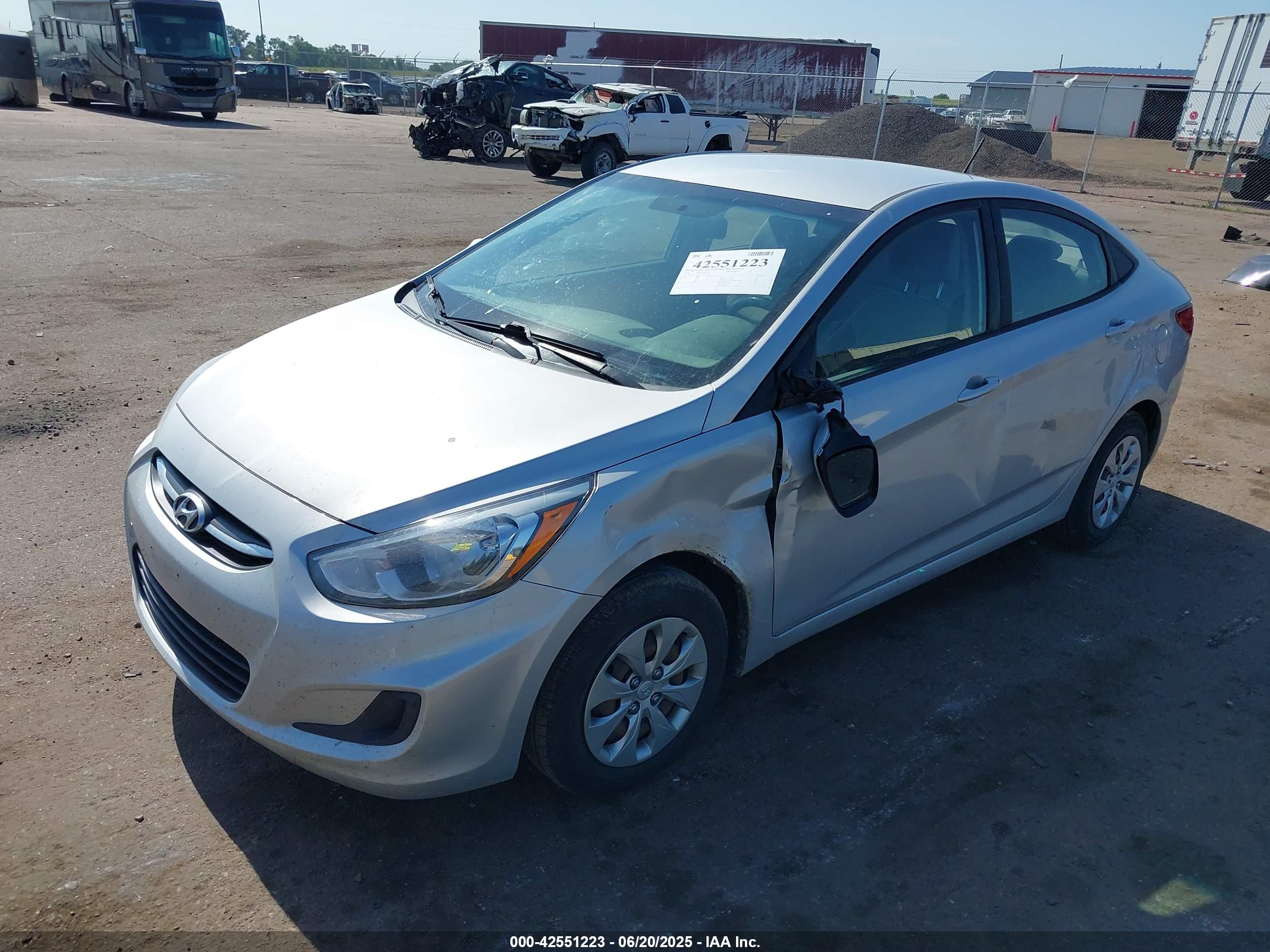 HYUNDAI ACCENT image 2