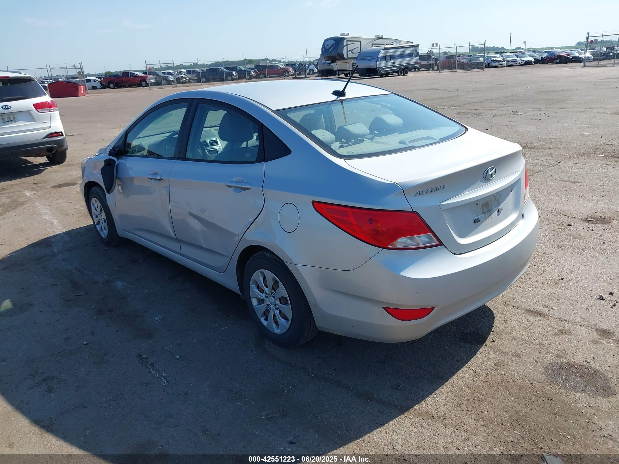 HYUNDAI ACCENT image 3