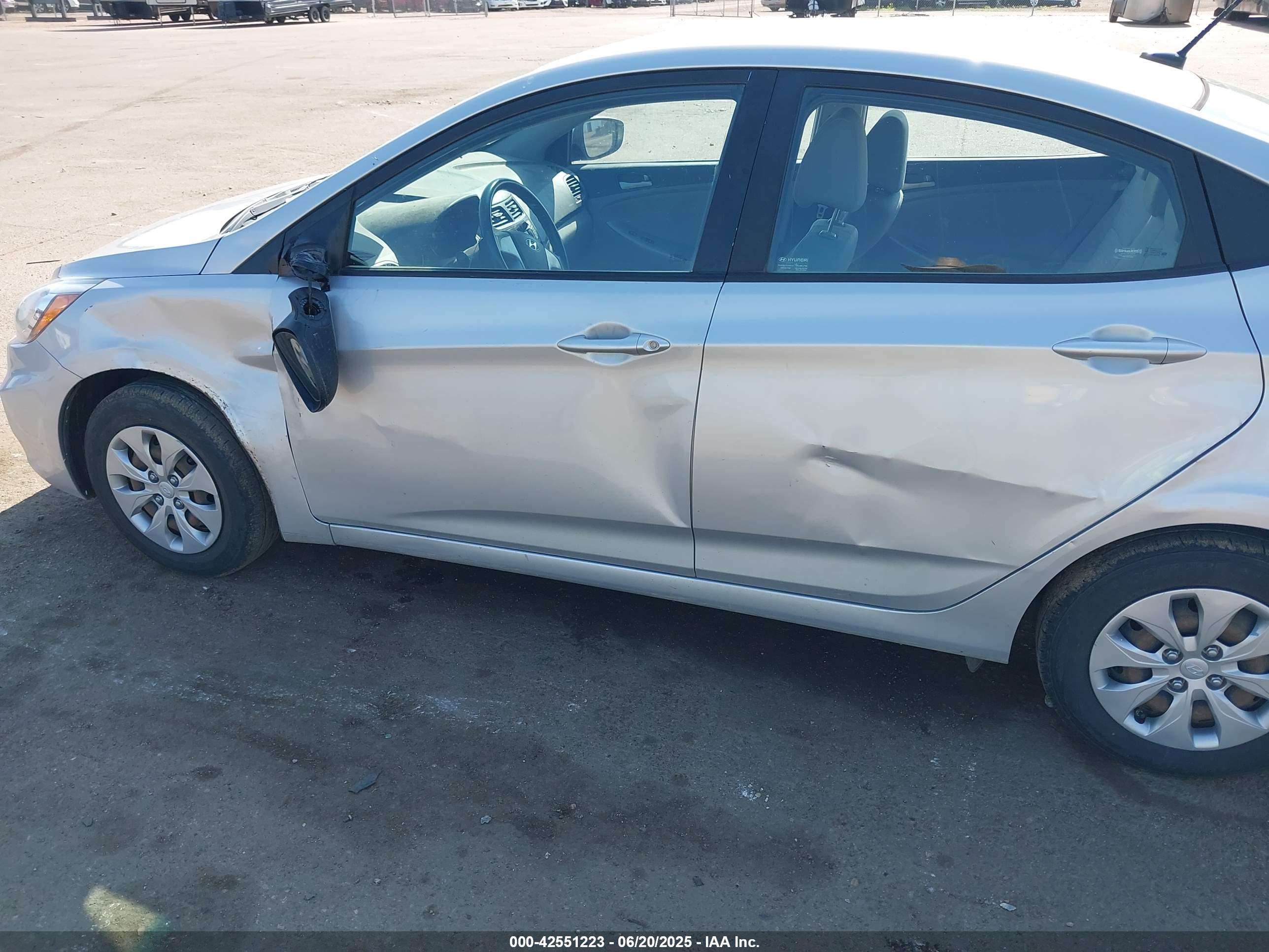HYUNDAI ACCENT image 6