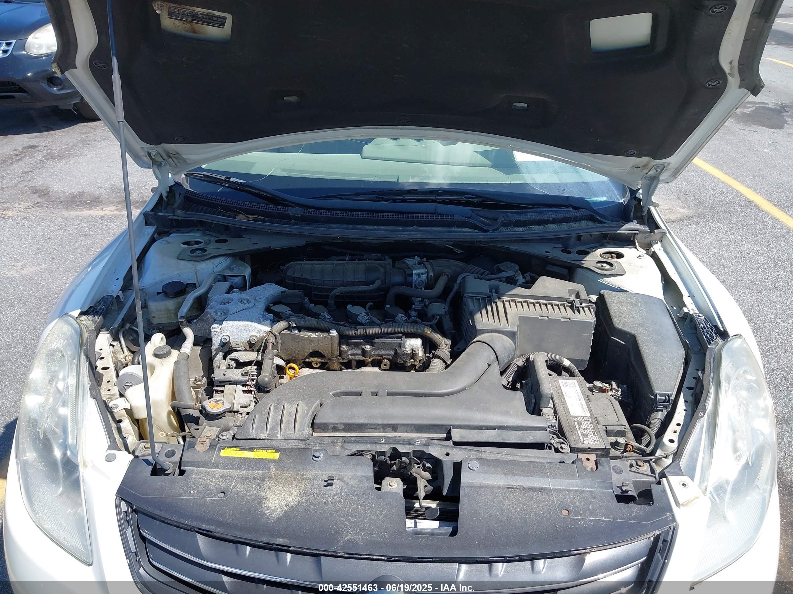 NISSAN ALTIMA image 10