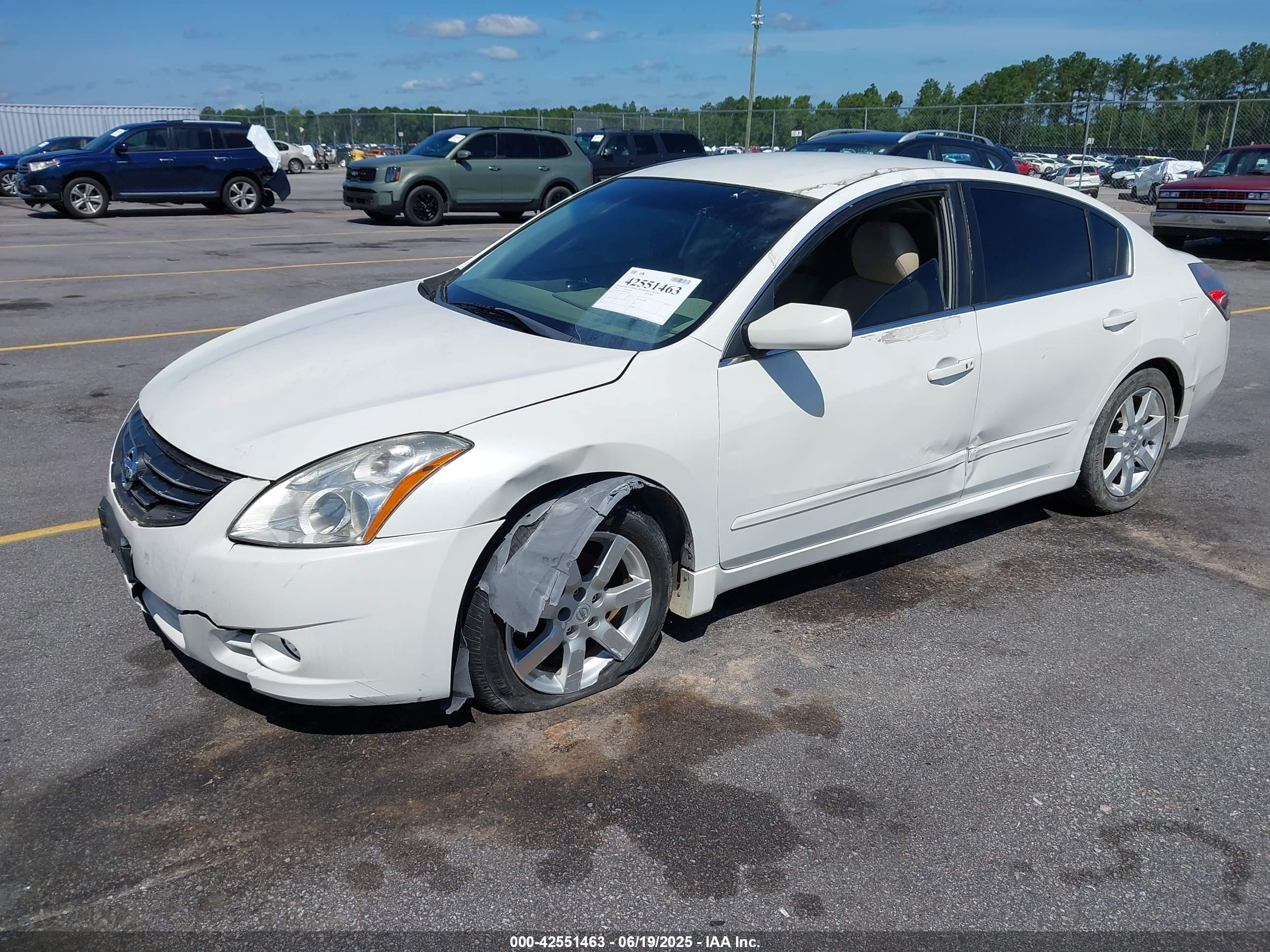 NISSAN ALTIMA image 2