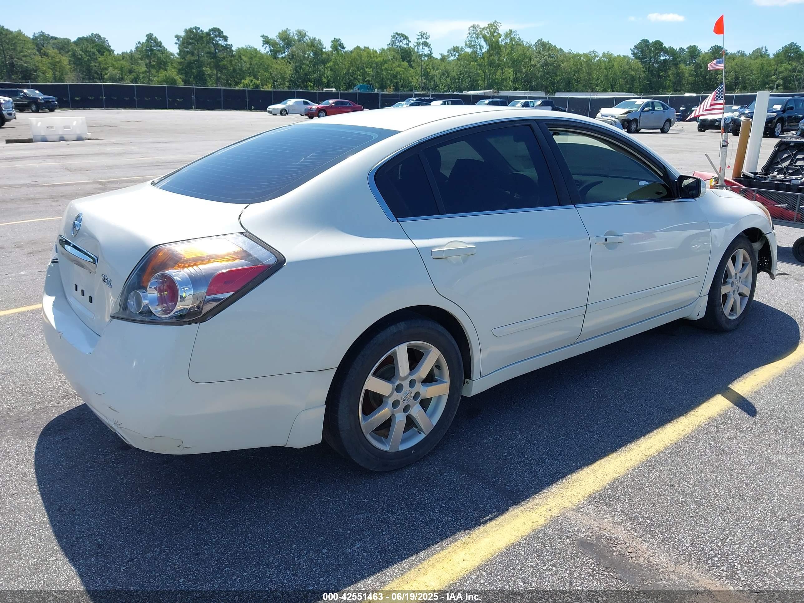 NISSAN ALTIMA image 4