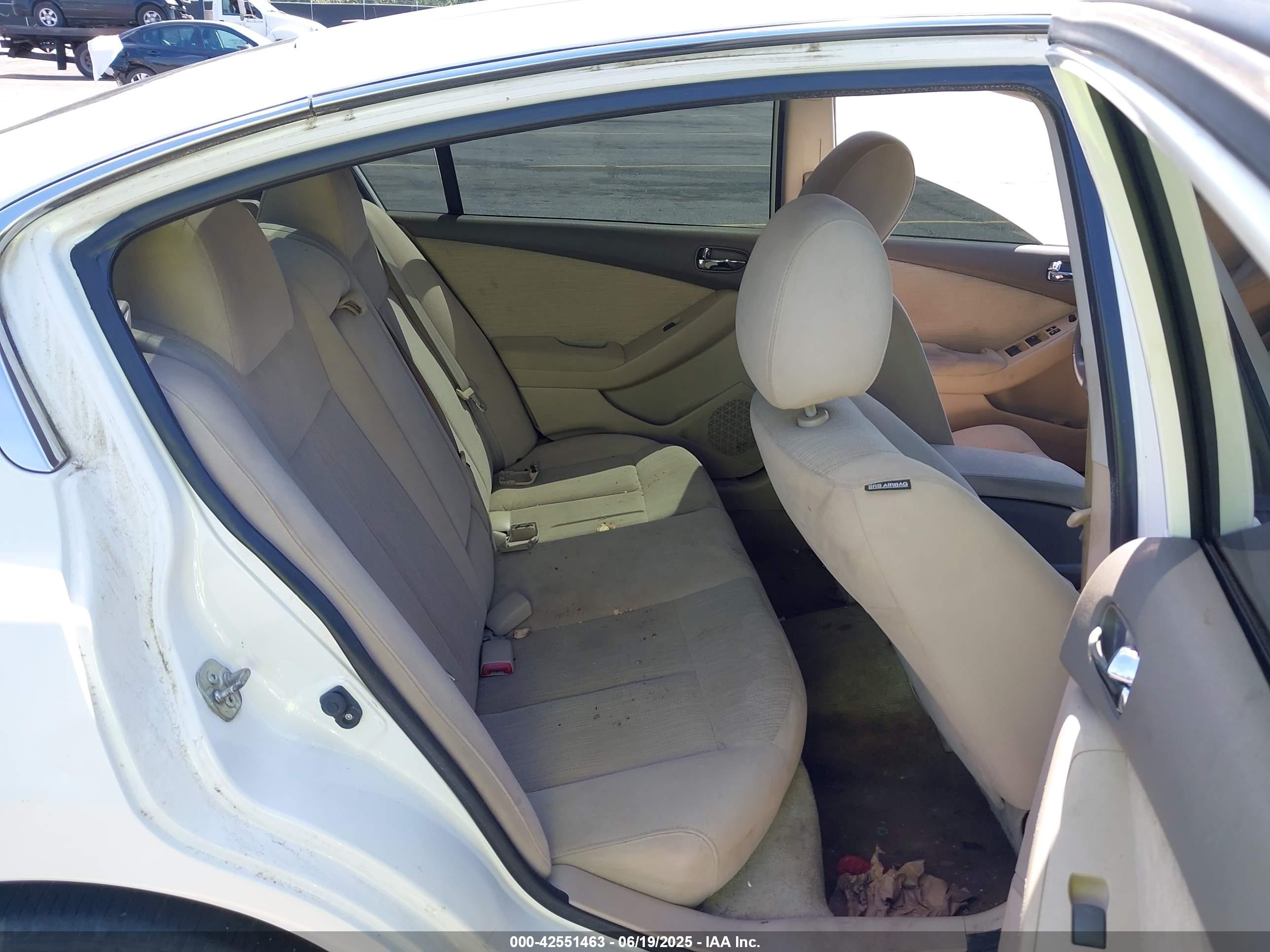 NISSAN ALTIMA image 8