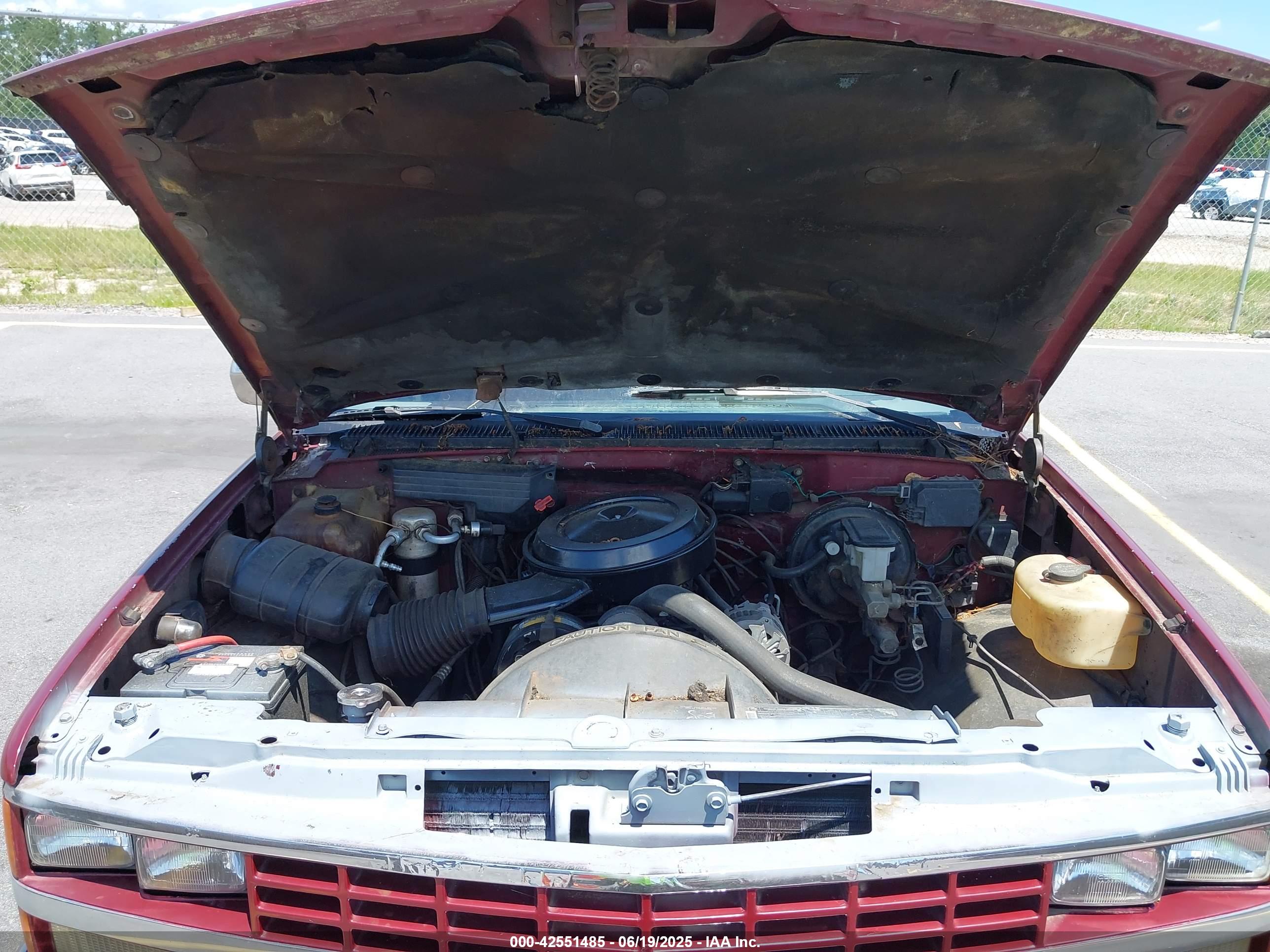 CHEVROLET GMT-400 image 10
