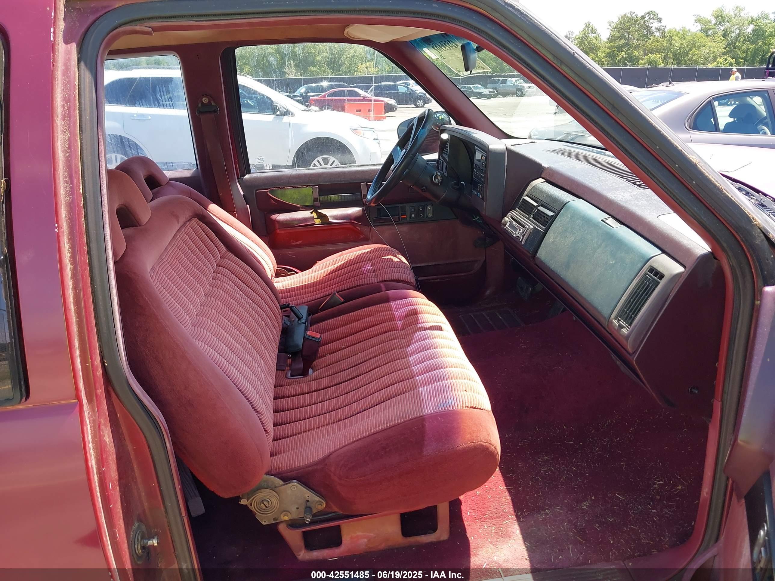 CHEVROLET GMT-400 image 5