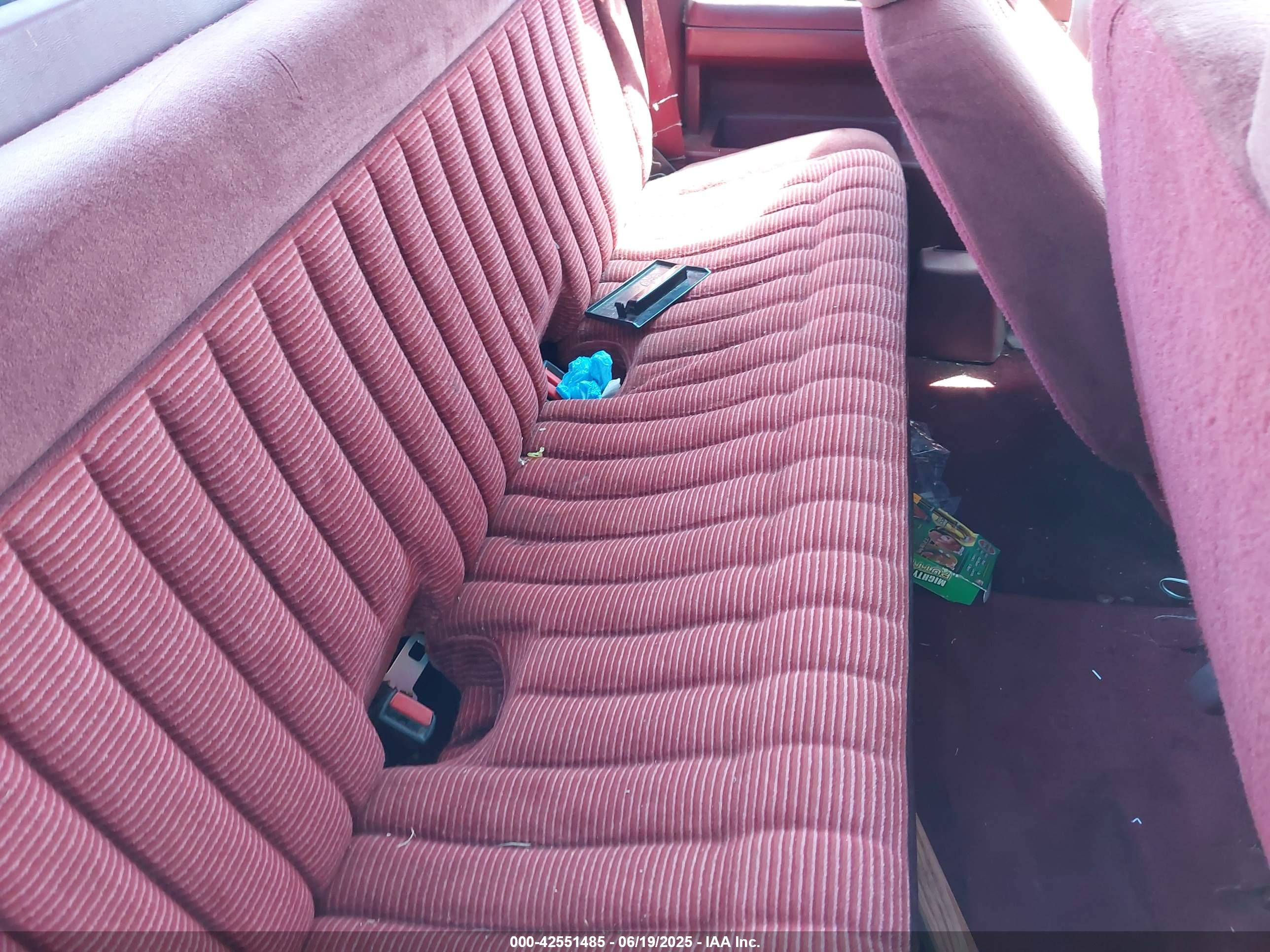 CHEVROLET GMT-400 image 8