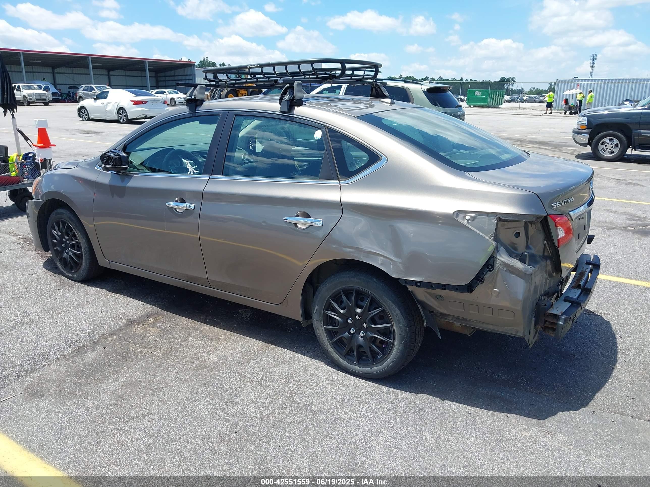 NISSAN SENTRA image 3