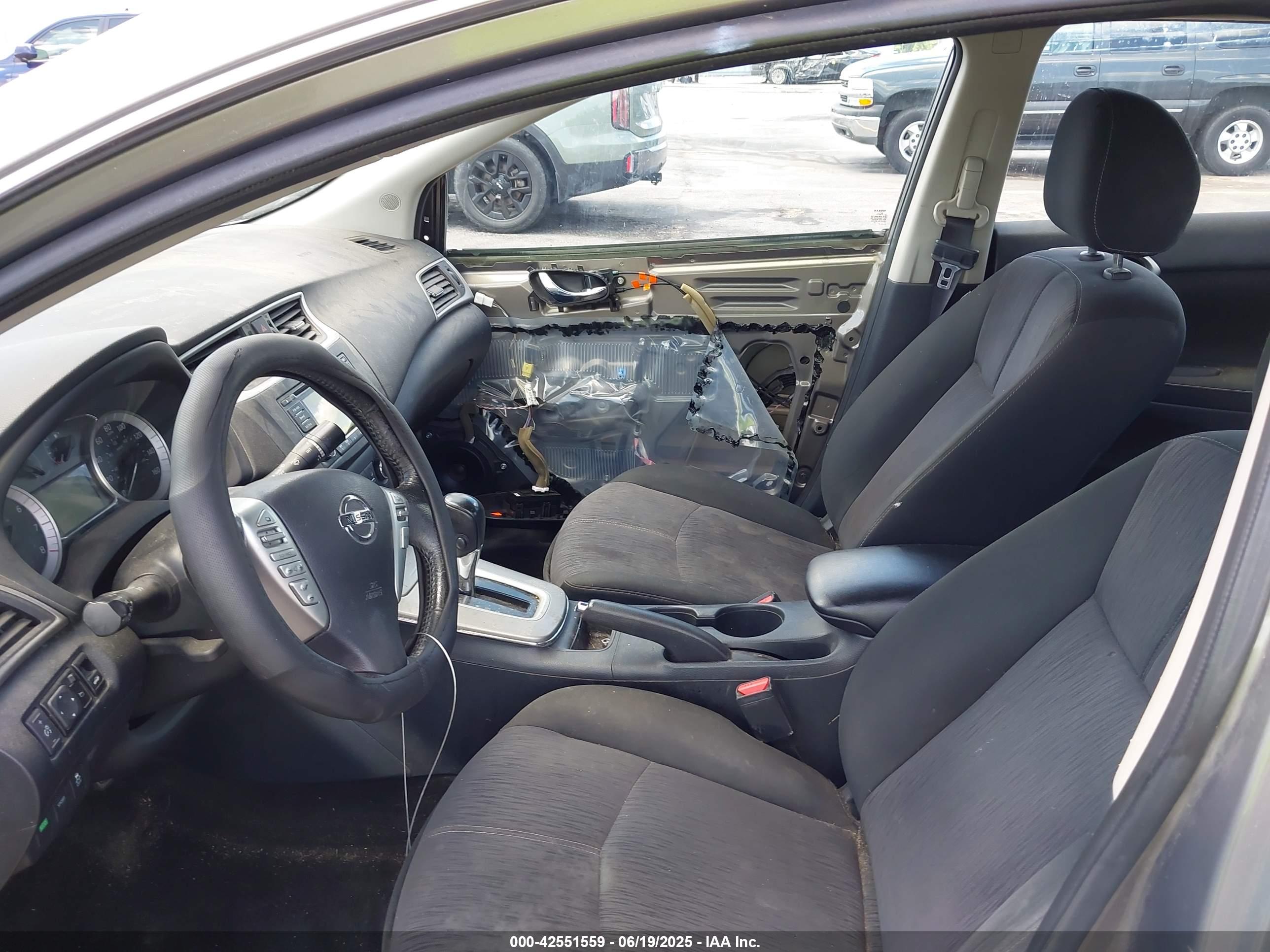 NISSAN SENTRA image 5