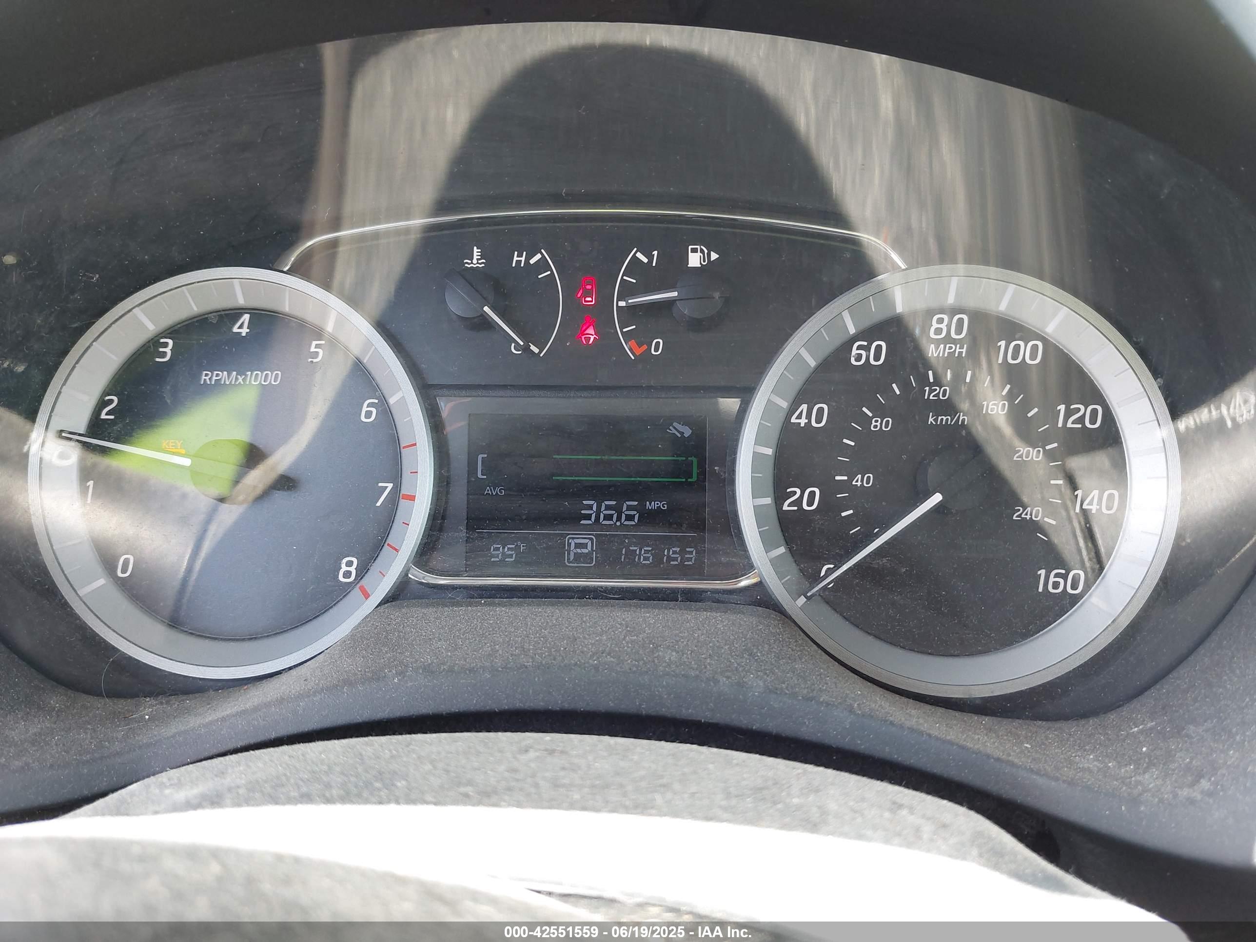 NISSAN SENTRA image 7