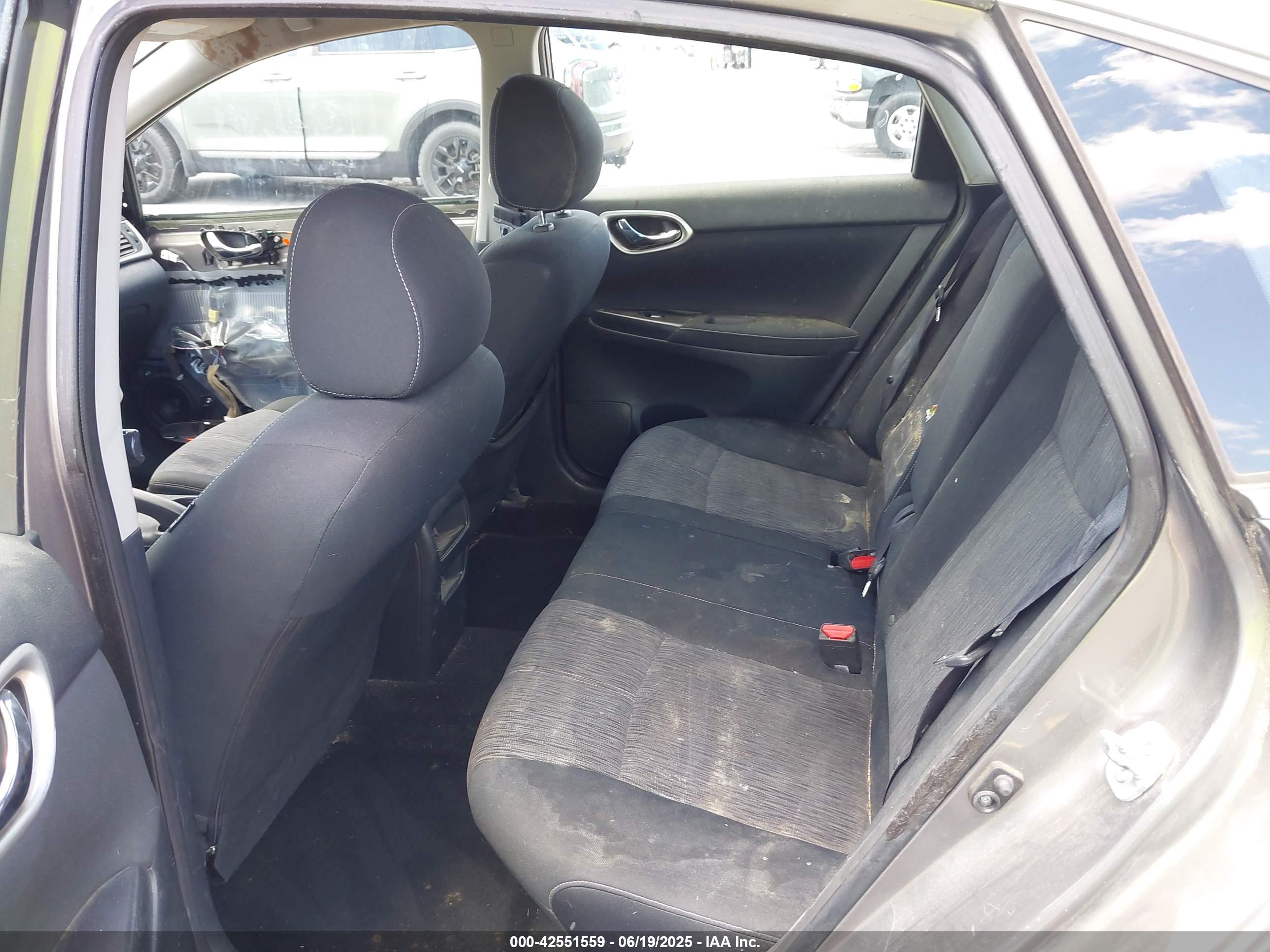 NISSAN SENTRA image 8