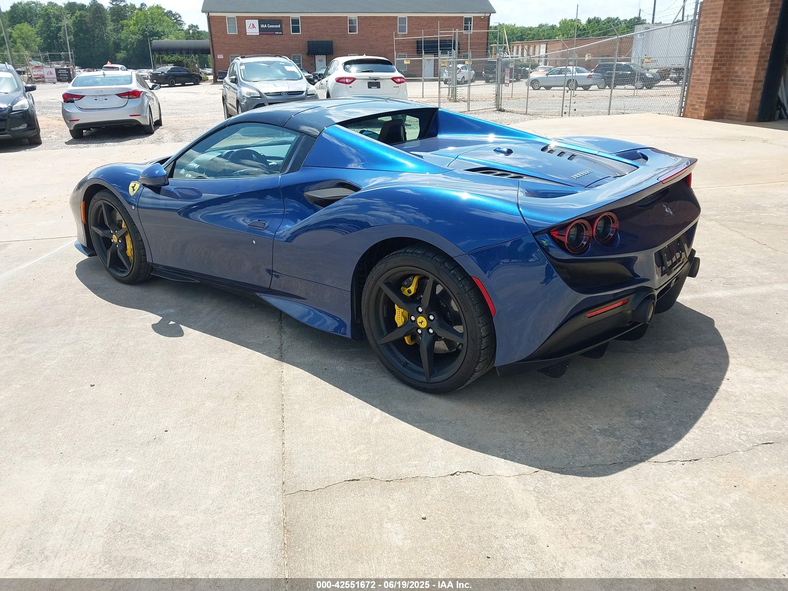FERRARI F8 image 3