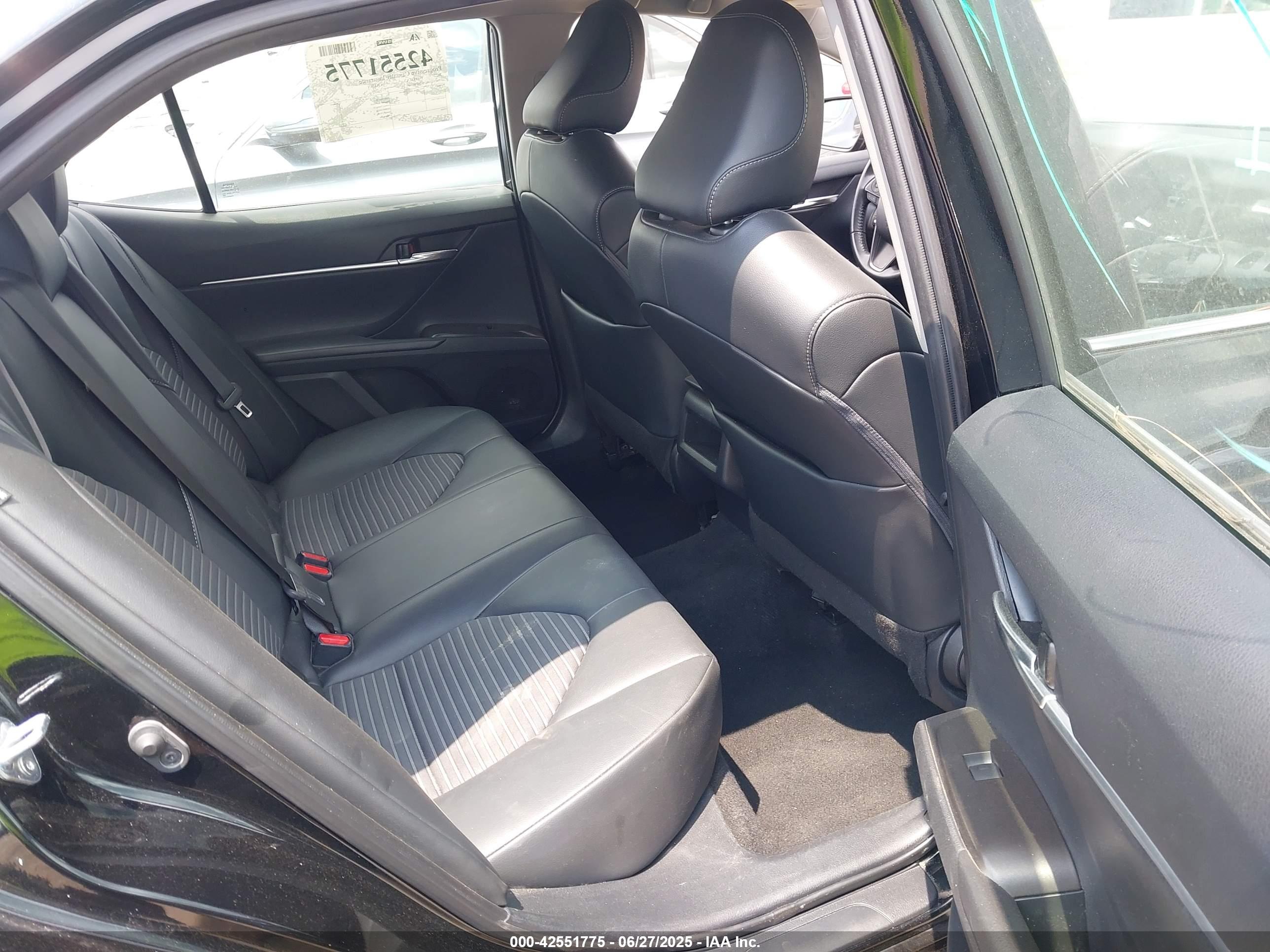 TOYOTA CAMRY image 8