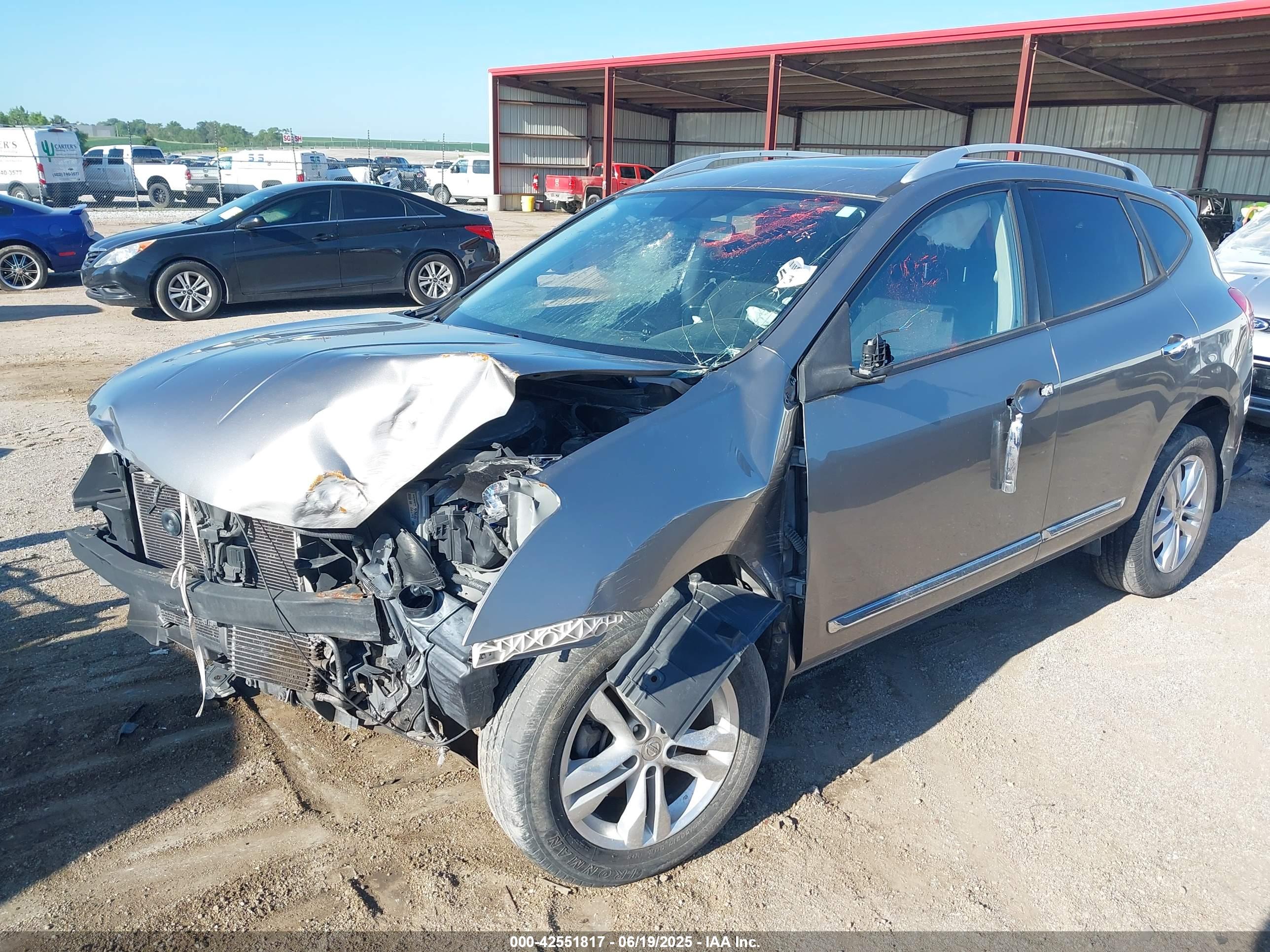 NISSAN ROGUE image 2