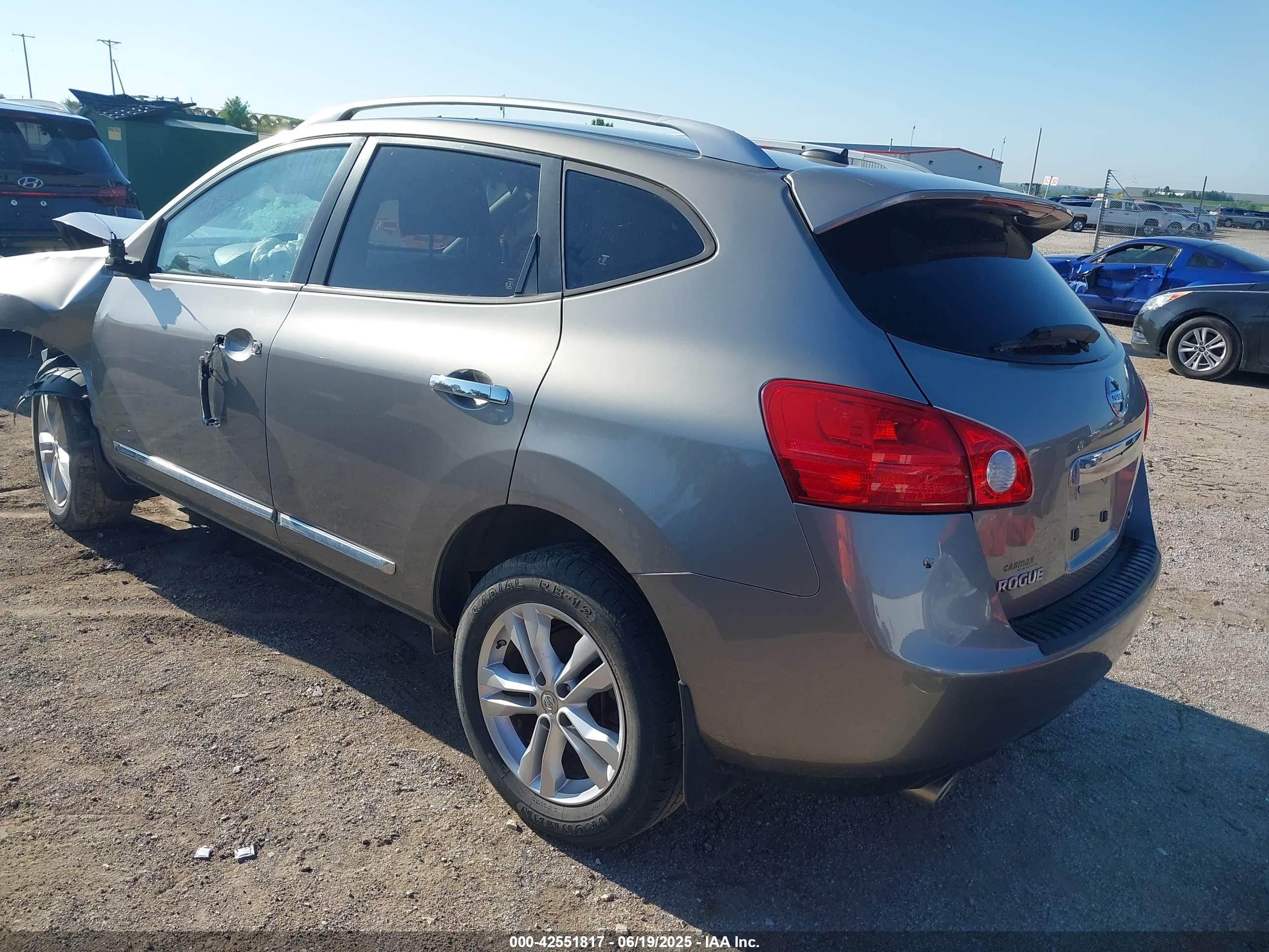 NISSAN ROGUE image 3