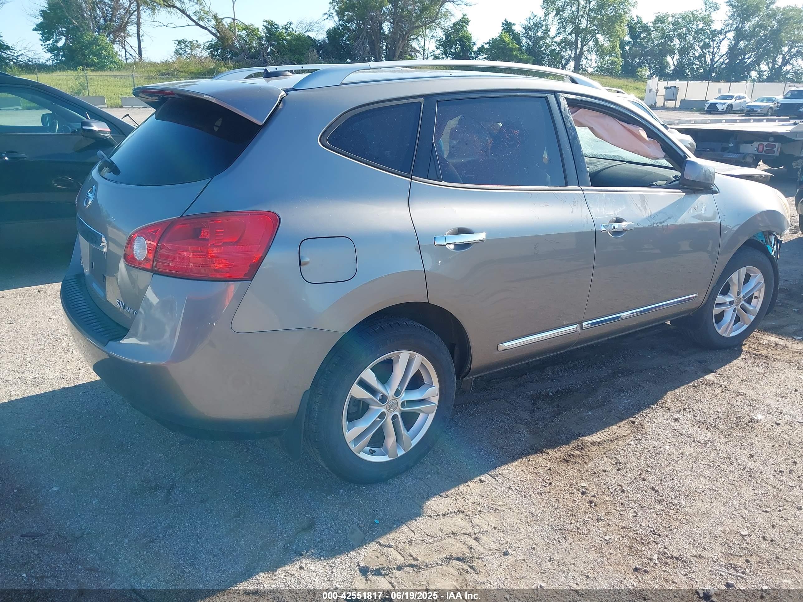 NISSAN ROGUE image 4
