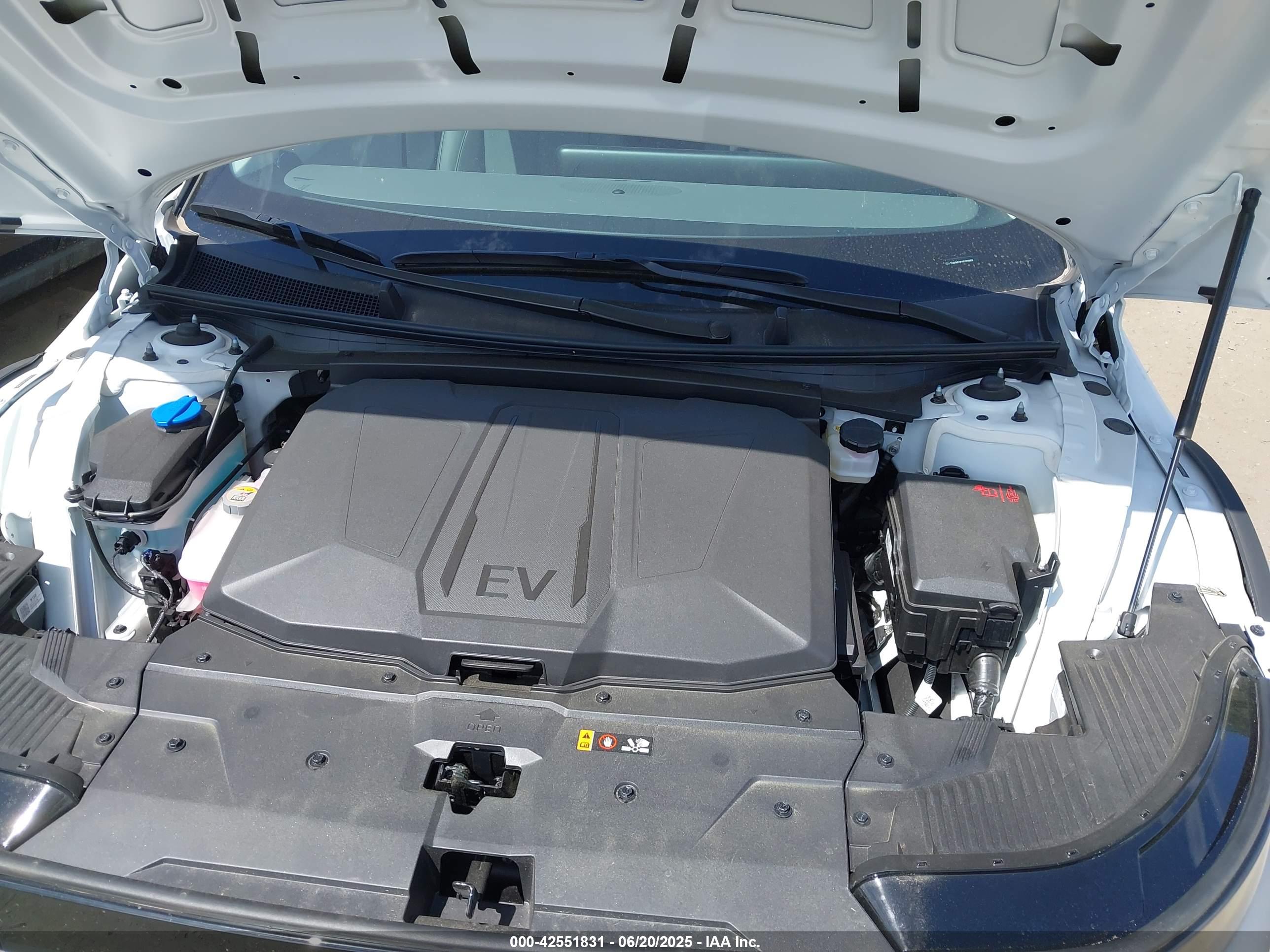 HYUNDAI IONIQ image 10
