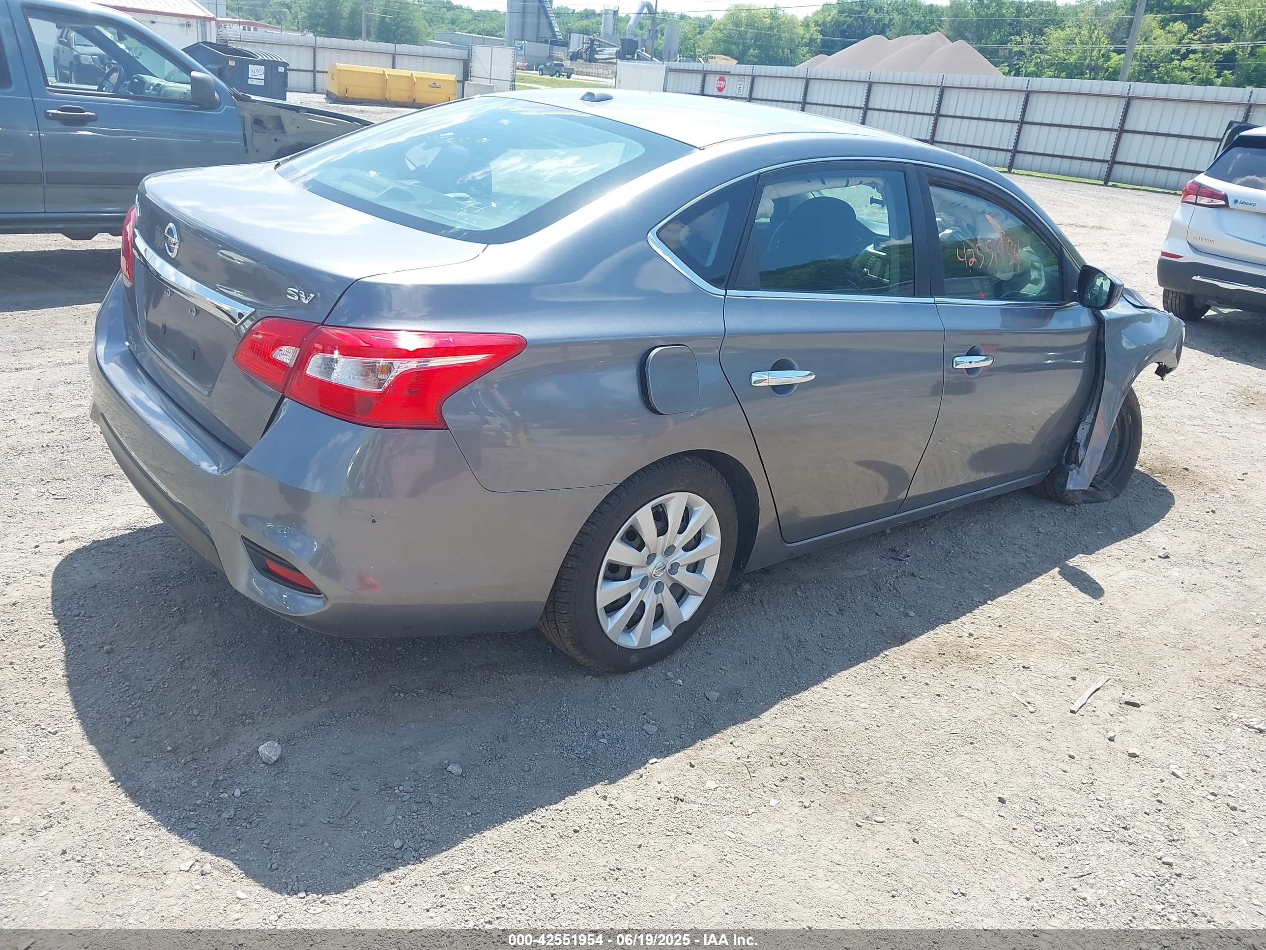 NISSAN SENTRA image 4