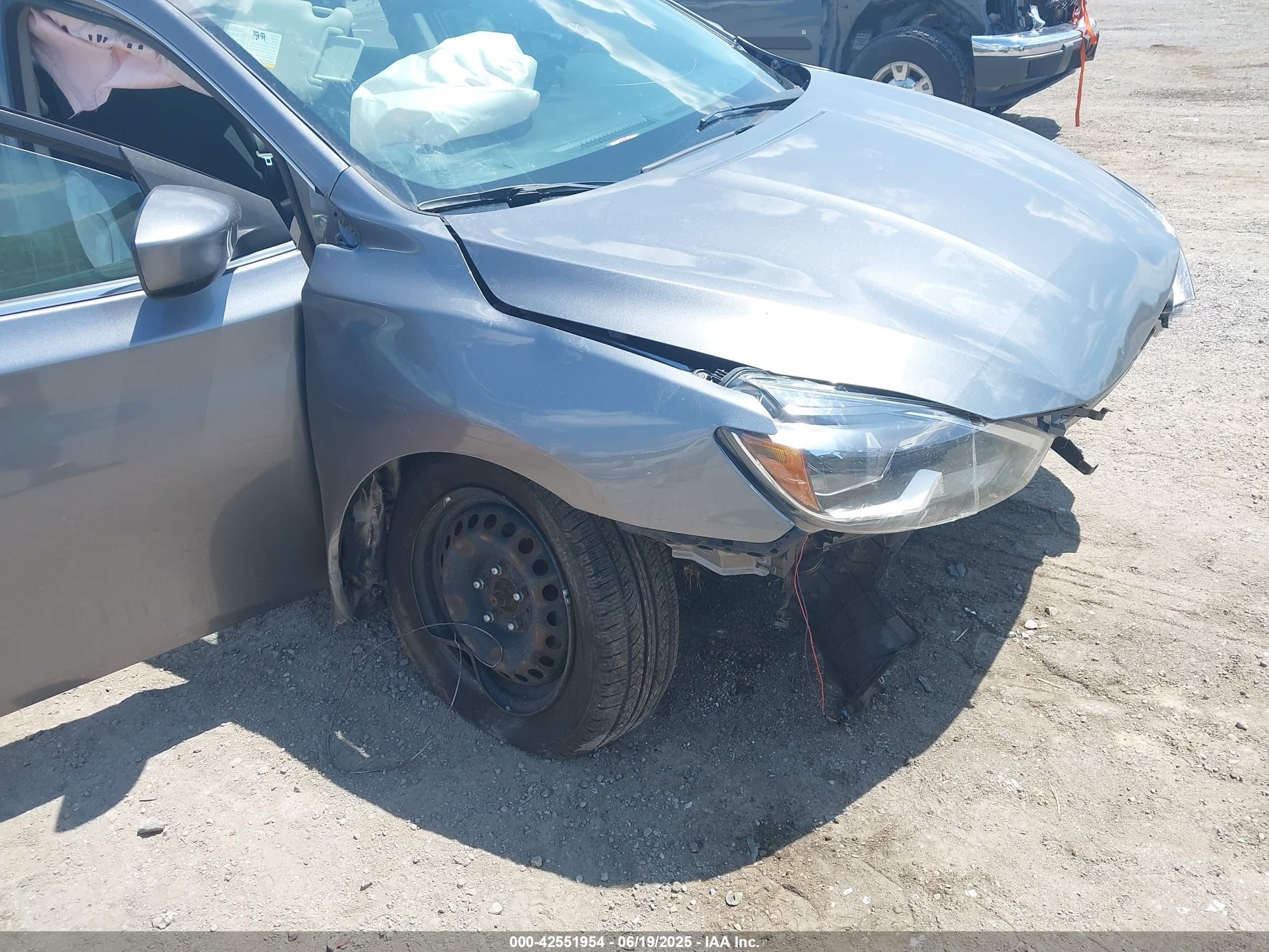 NISSAN SENTRA image 6