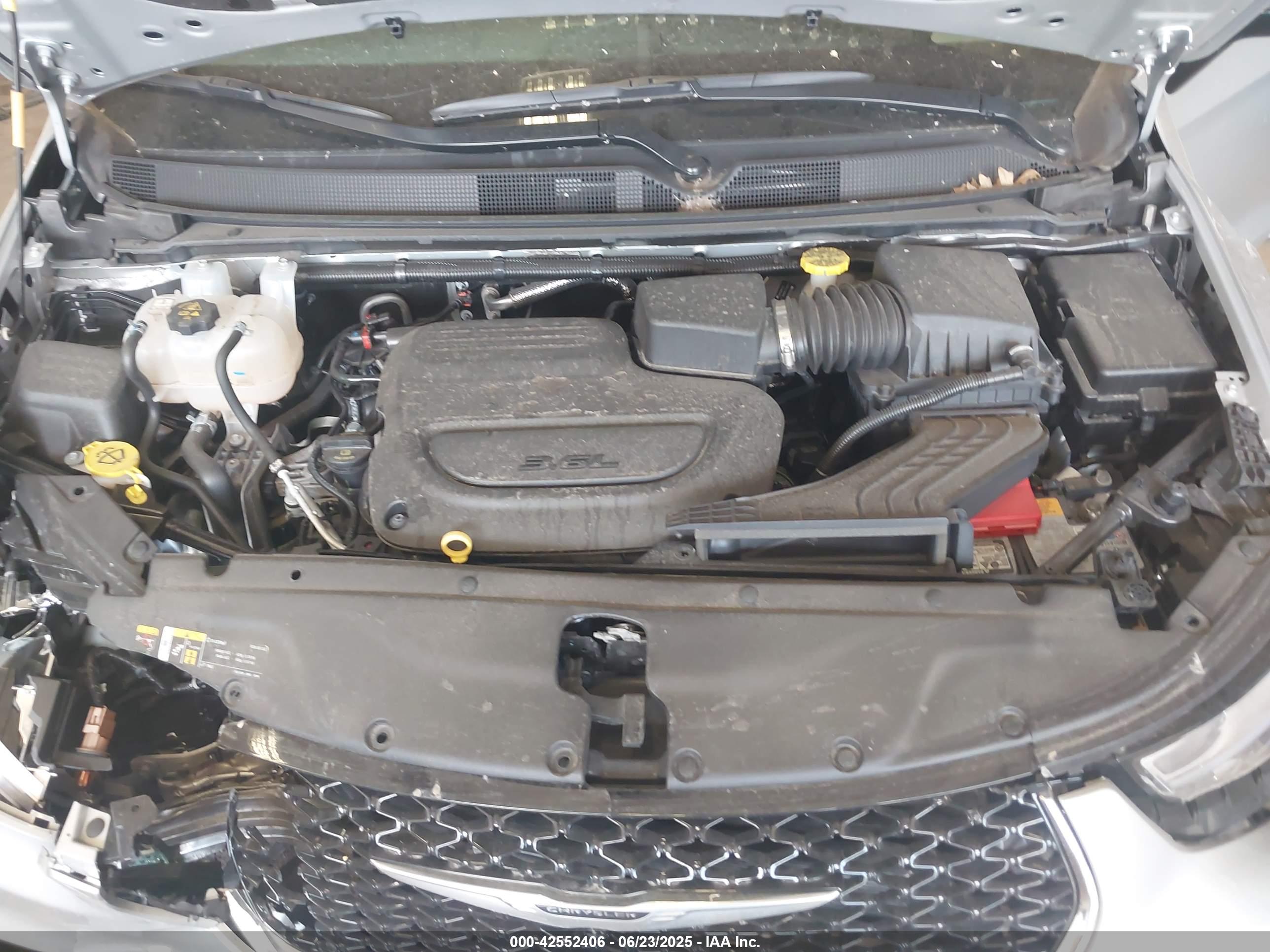 CHRYSLER PACIFICA image 10