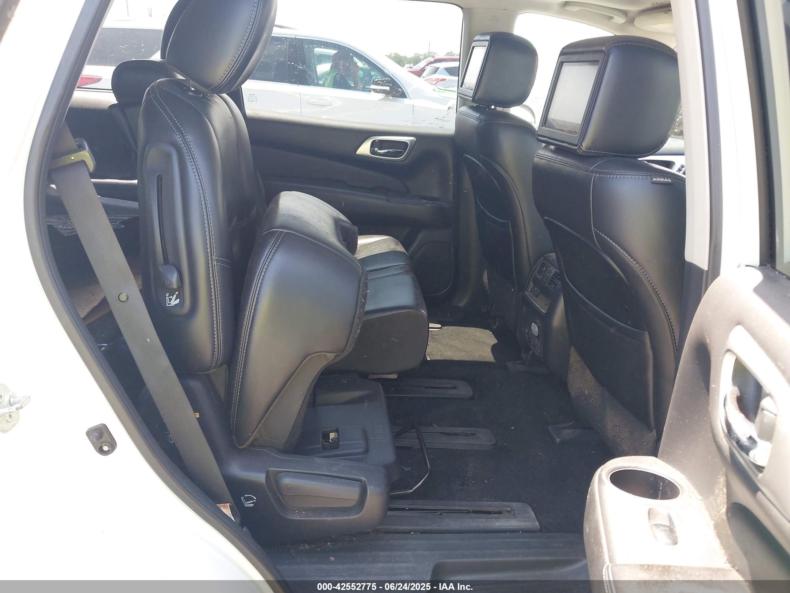 NISSAN PATHFINDER image 8
