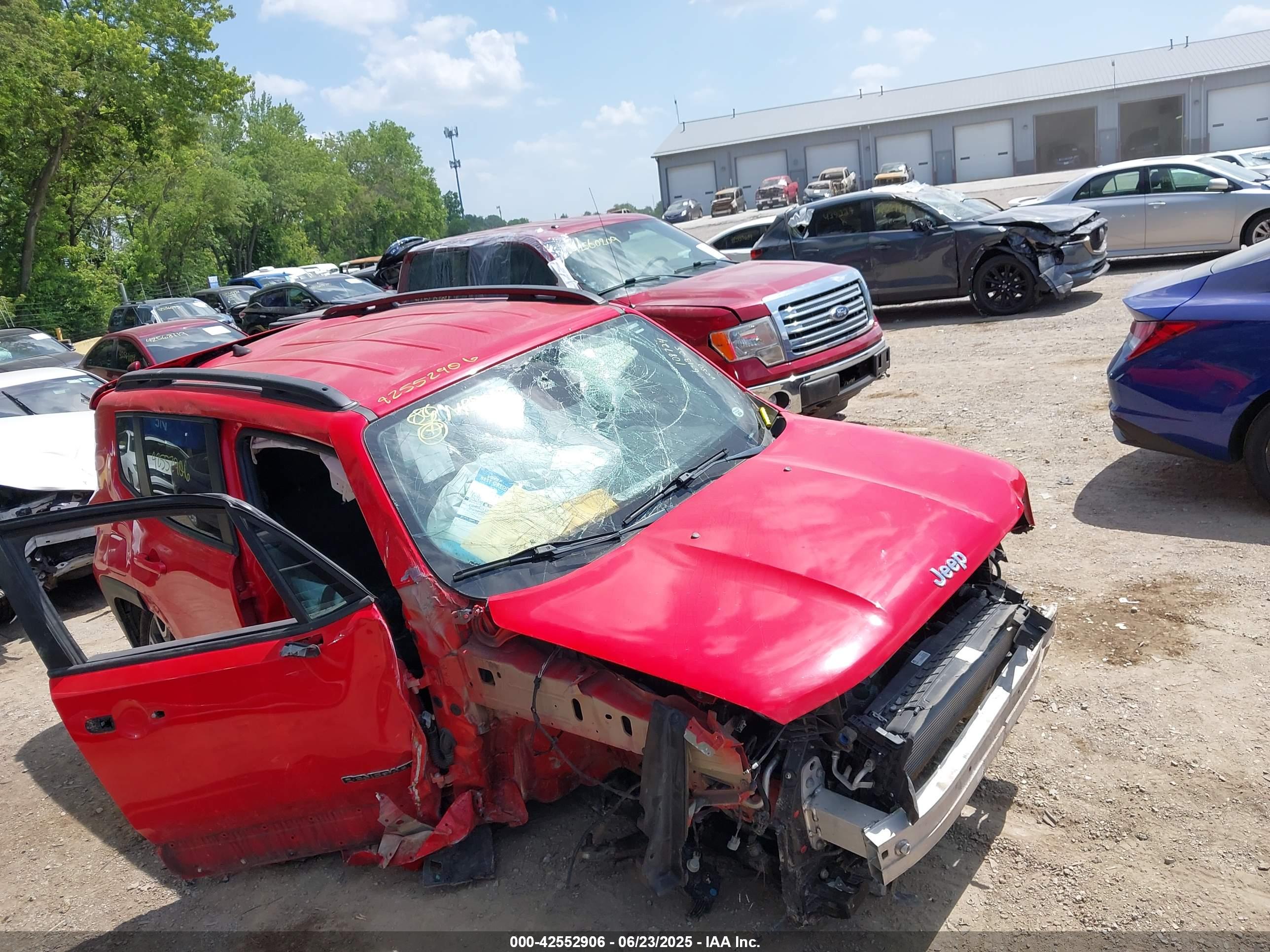 JEEP RENEGADE image 6