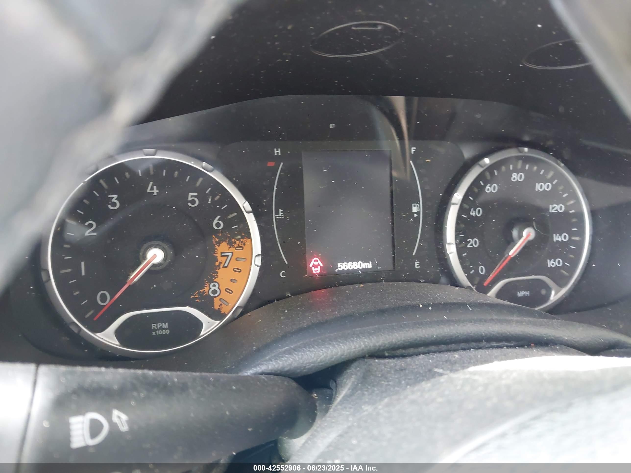 JEEP RENEGADE image 7