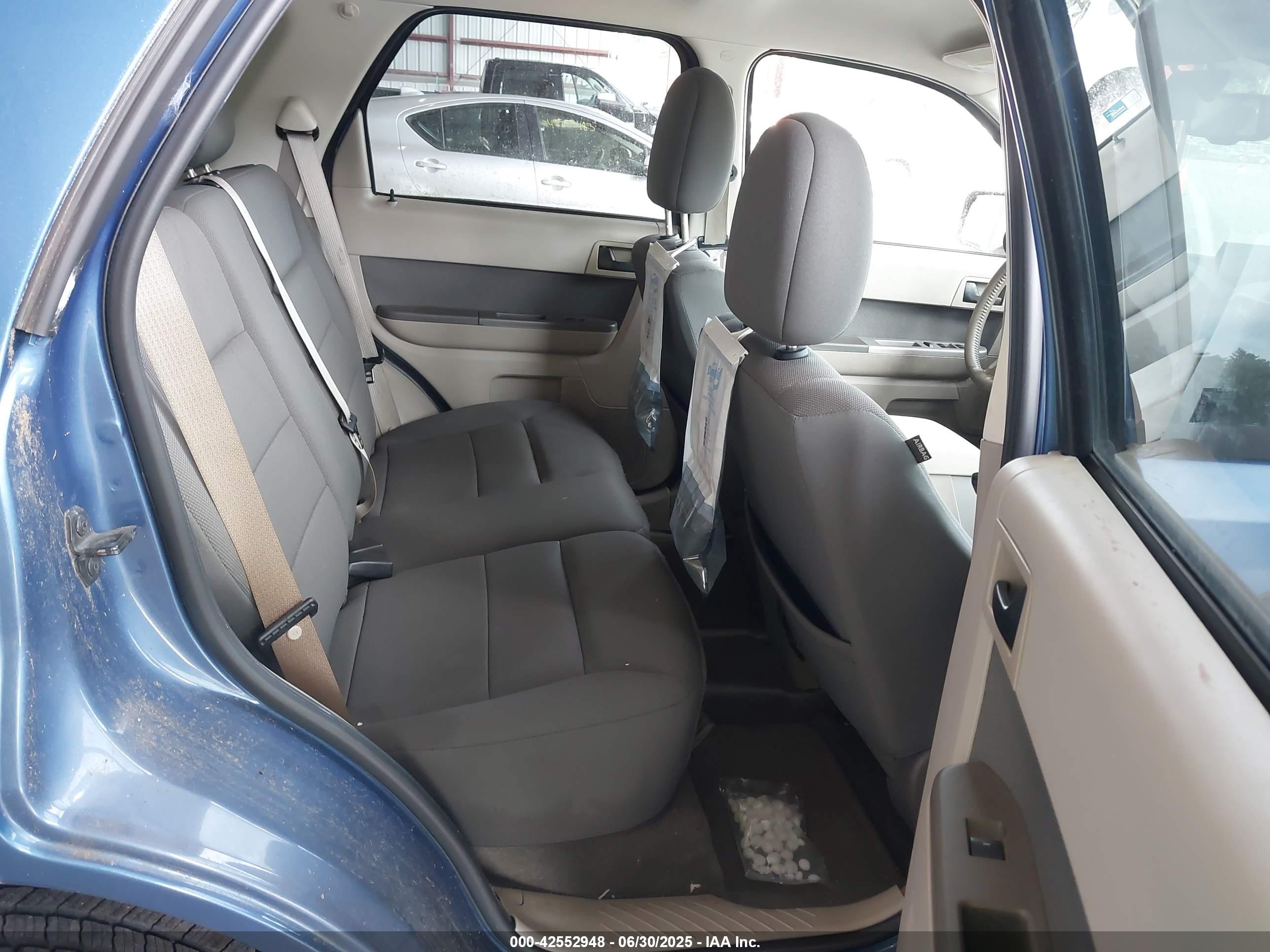 FORD ESCAPE image 8