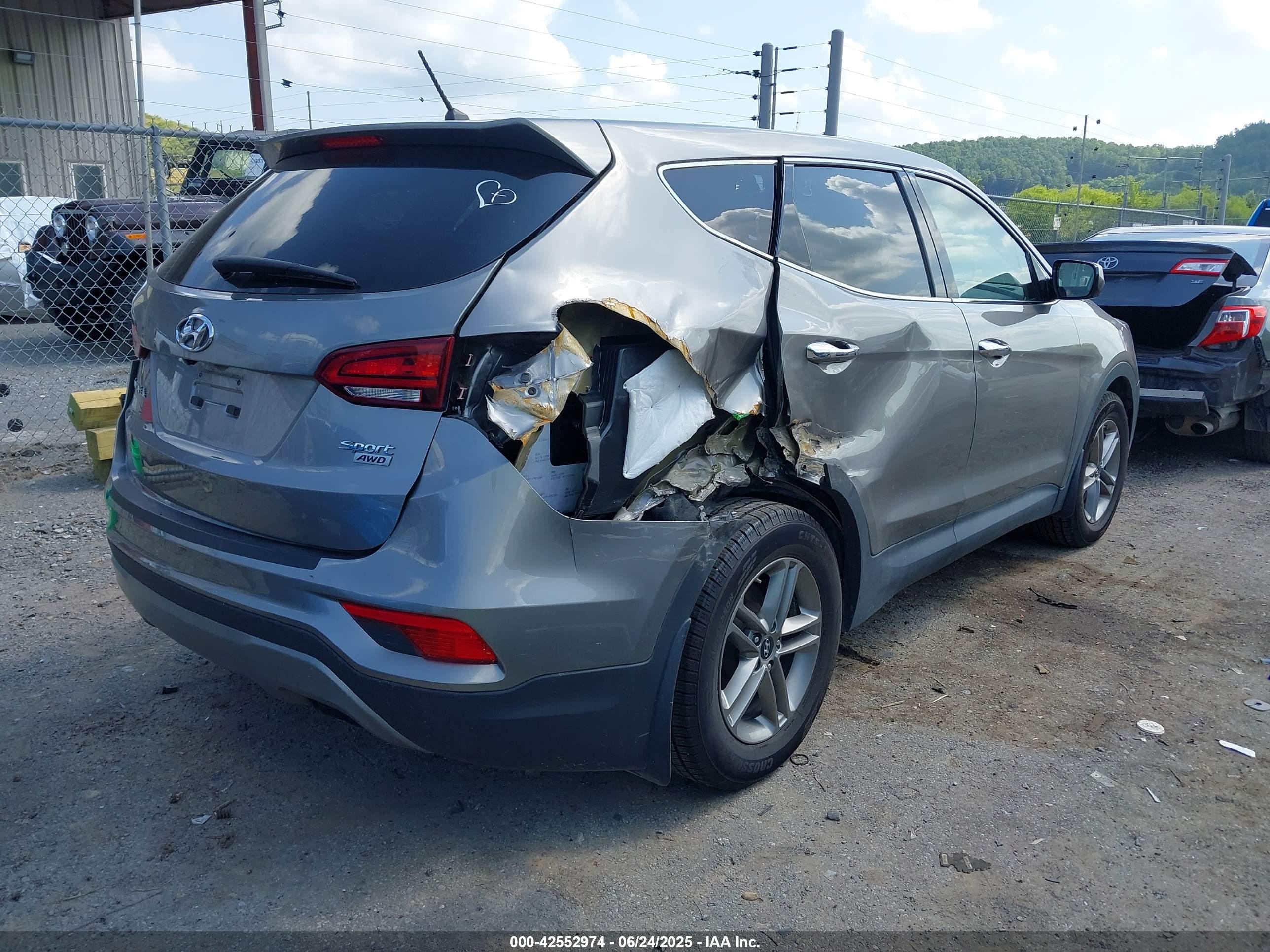 HYUNDAI SANTA image 4