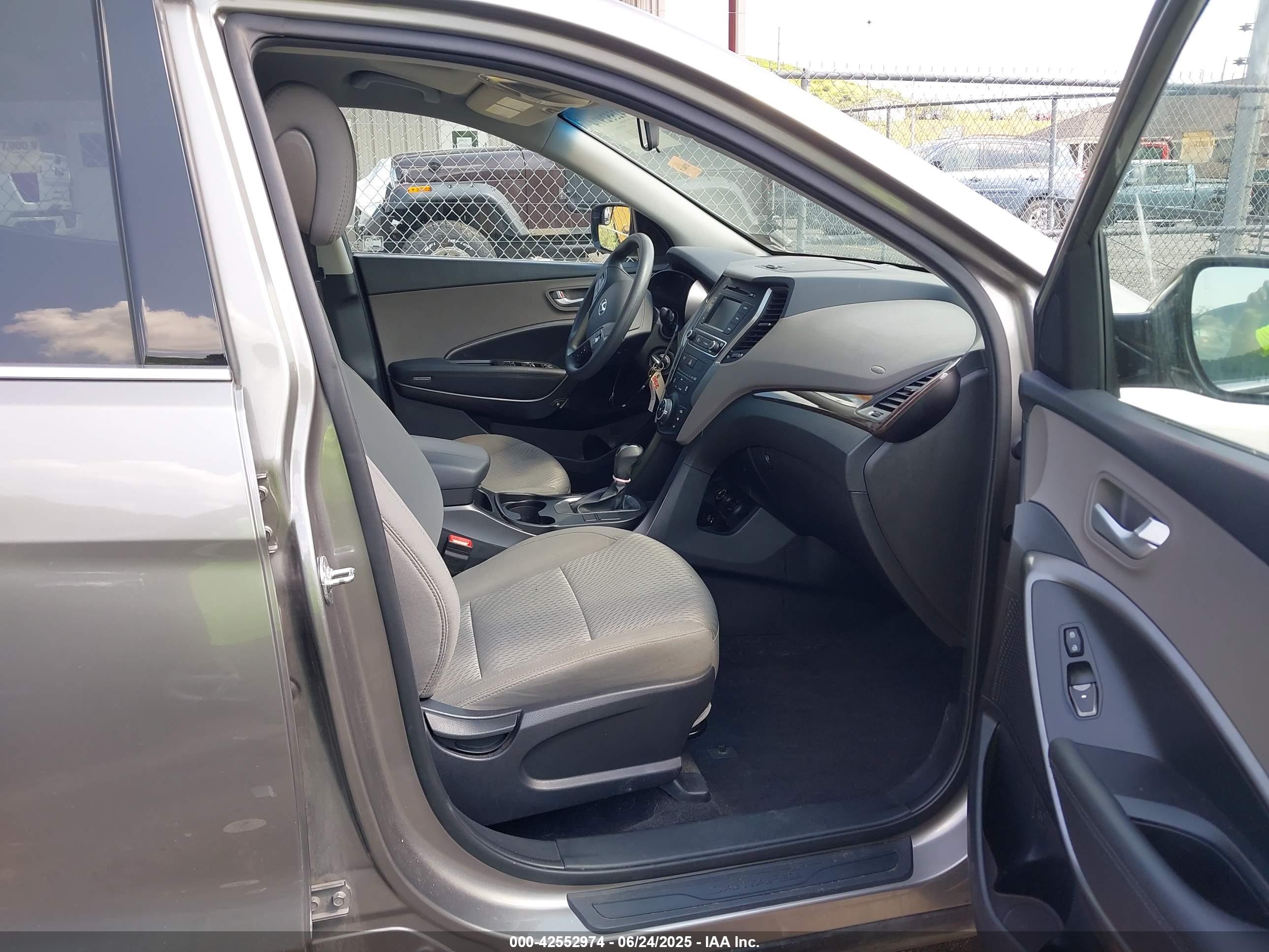 HYUNDAI SANTA image 5
