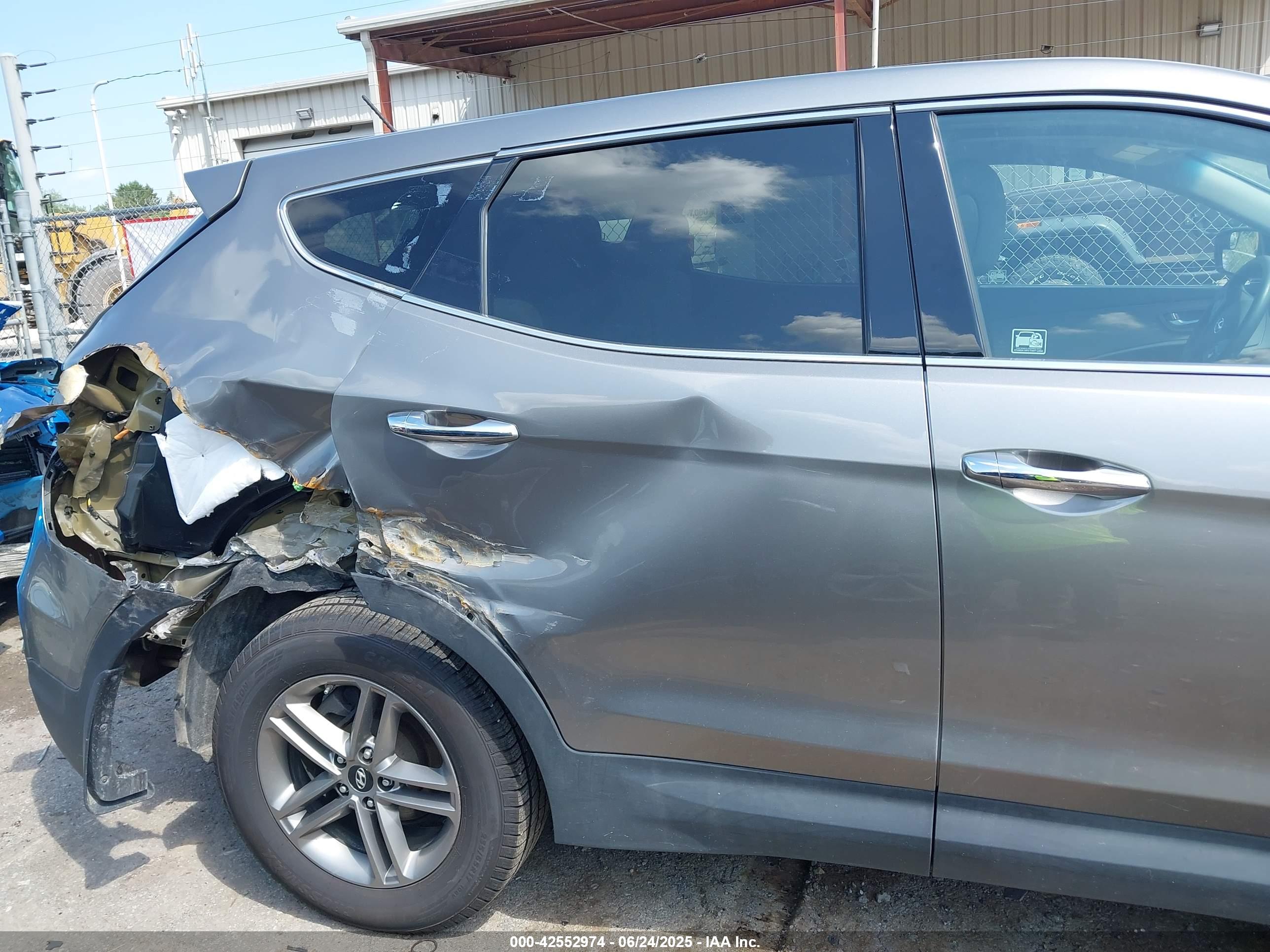HYUNDAI SANTA image 6