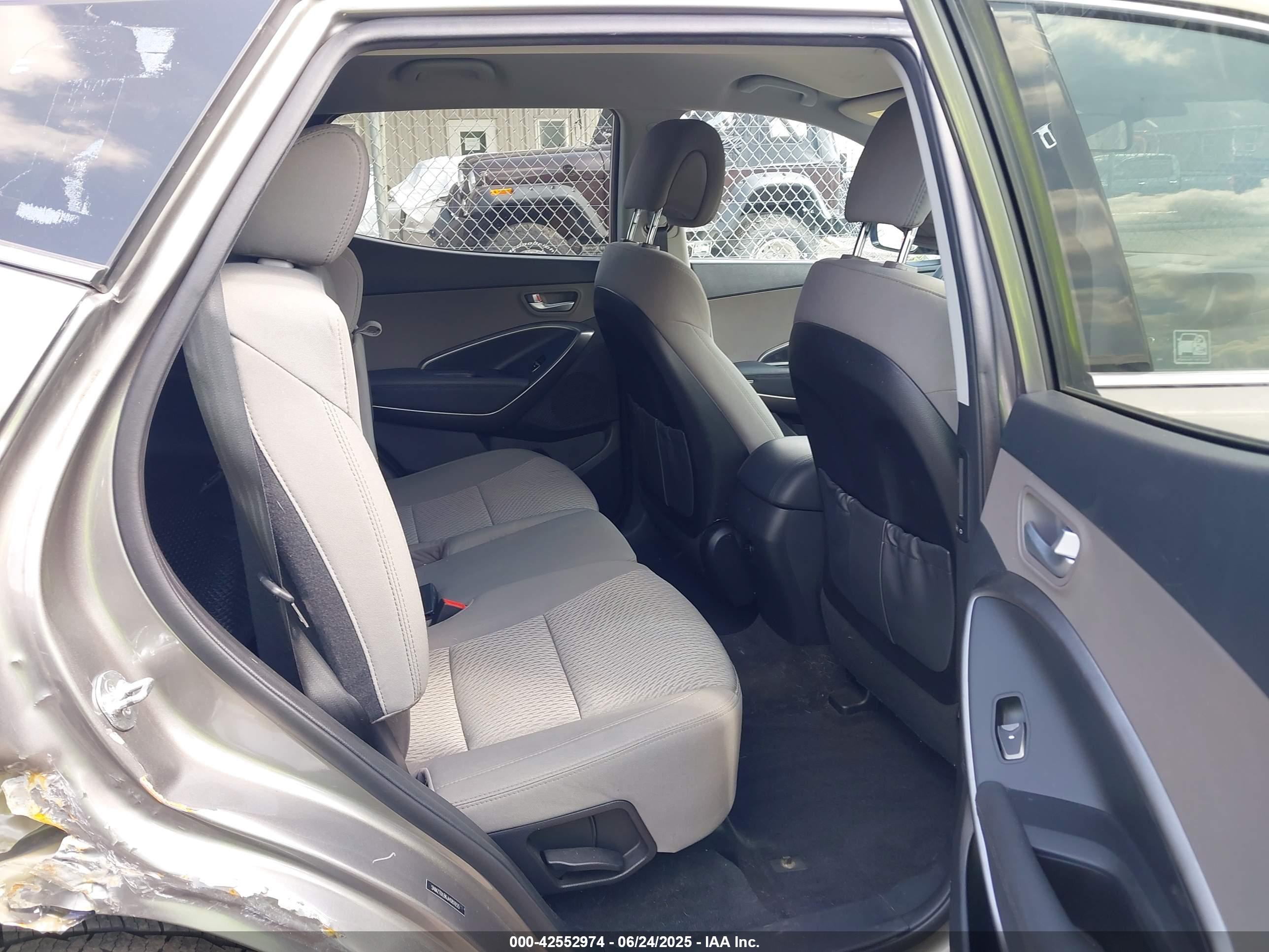 HYUNDAI SANTA image 8