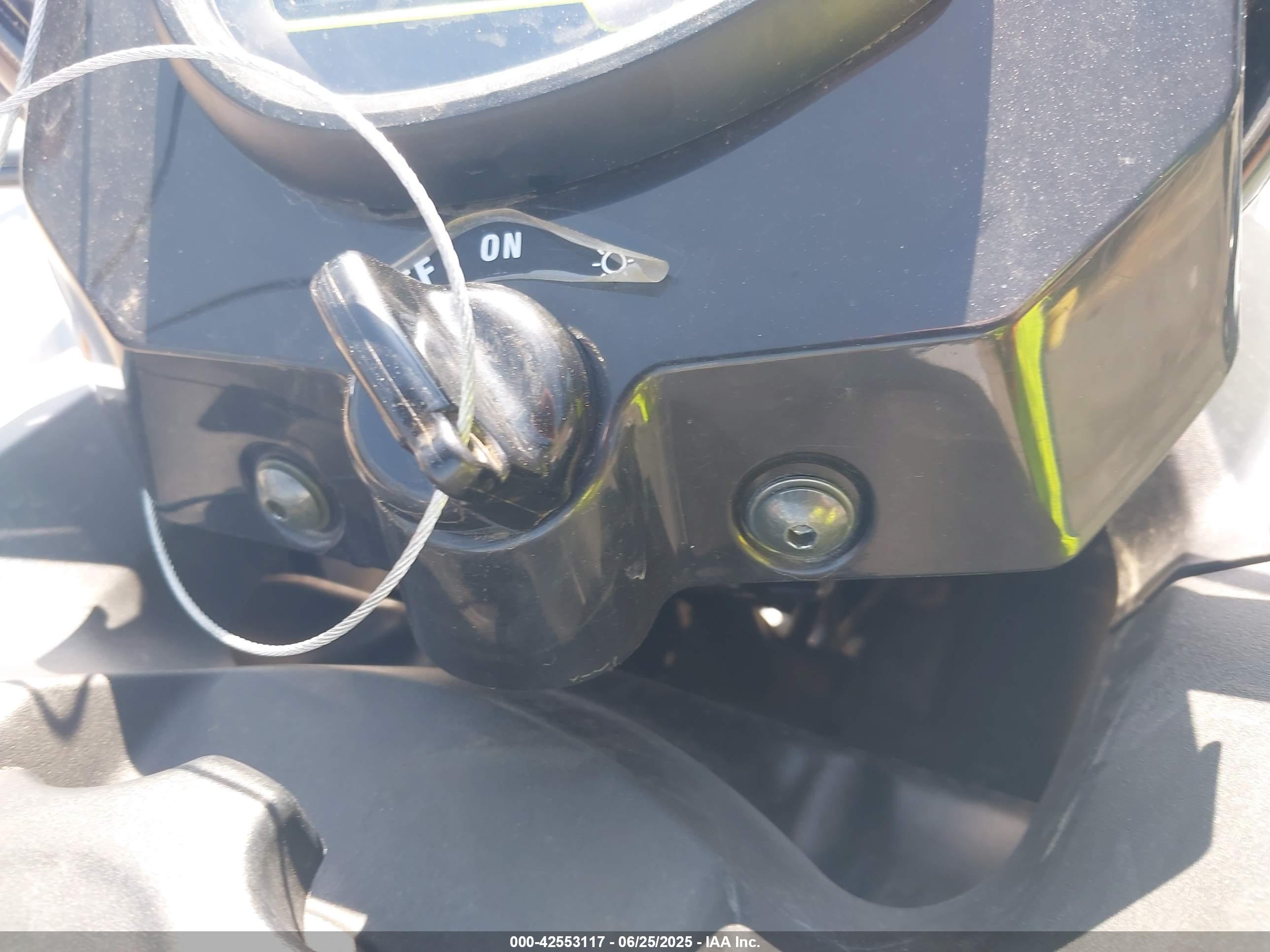 TEXTRON TRACKER image 11