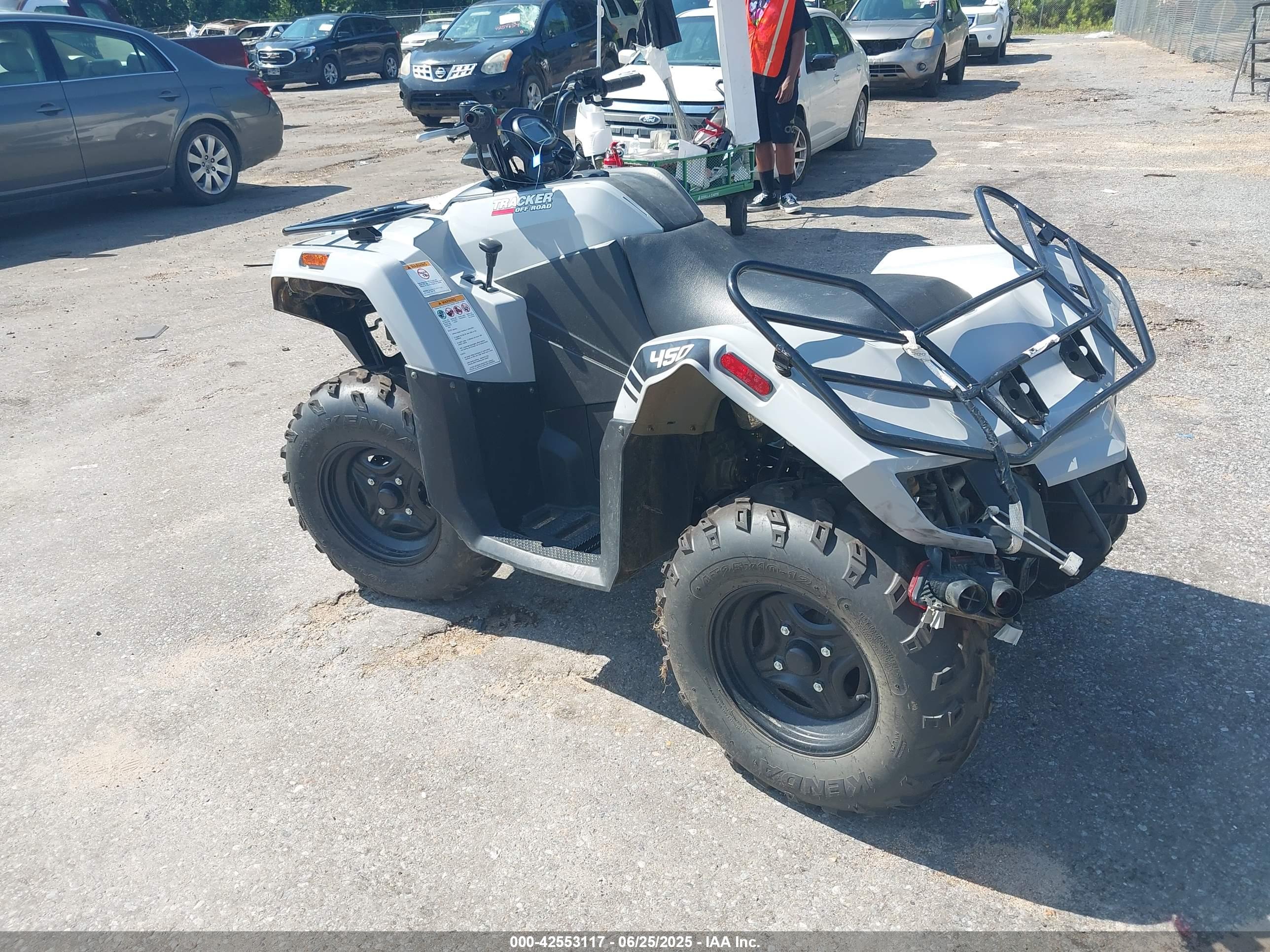TEXTRON TRACKER image 3