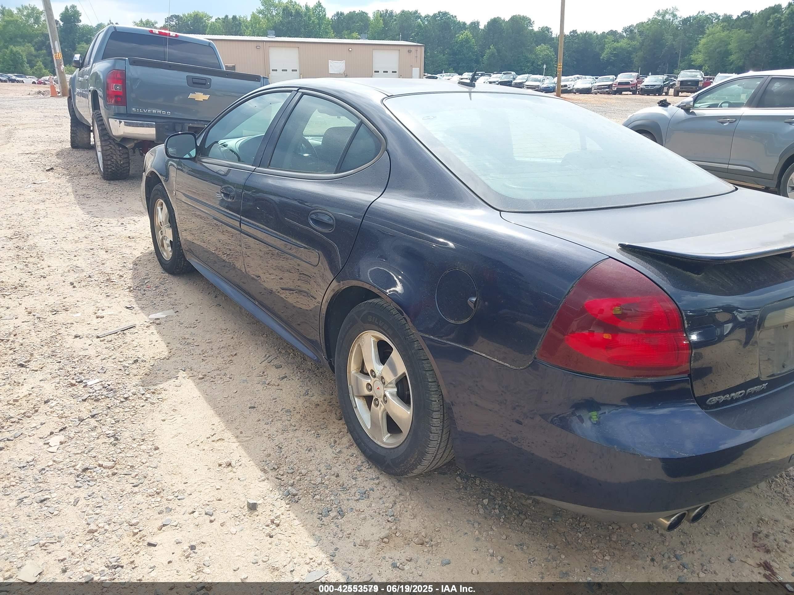 PONTIAC GRAND image 3
