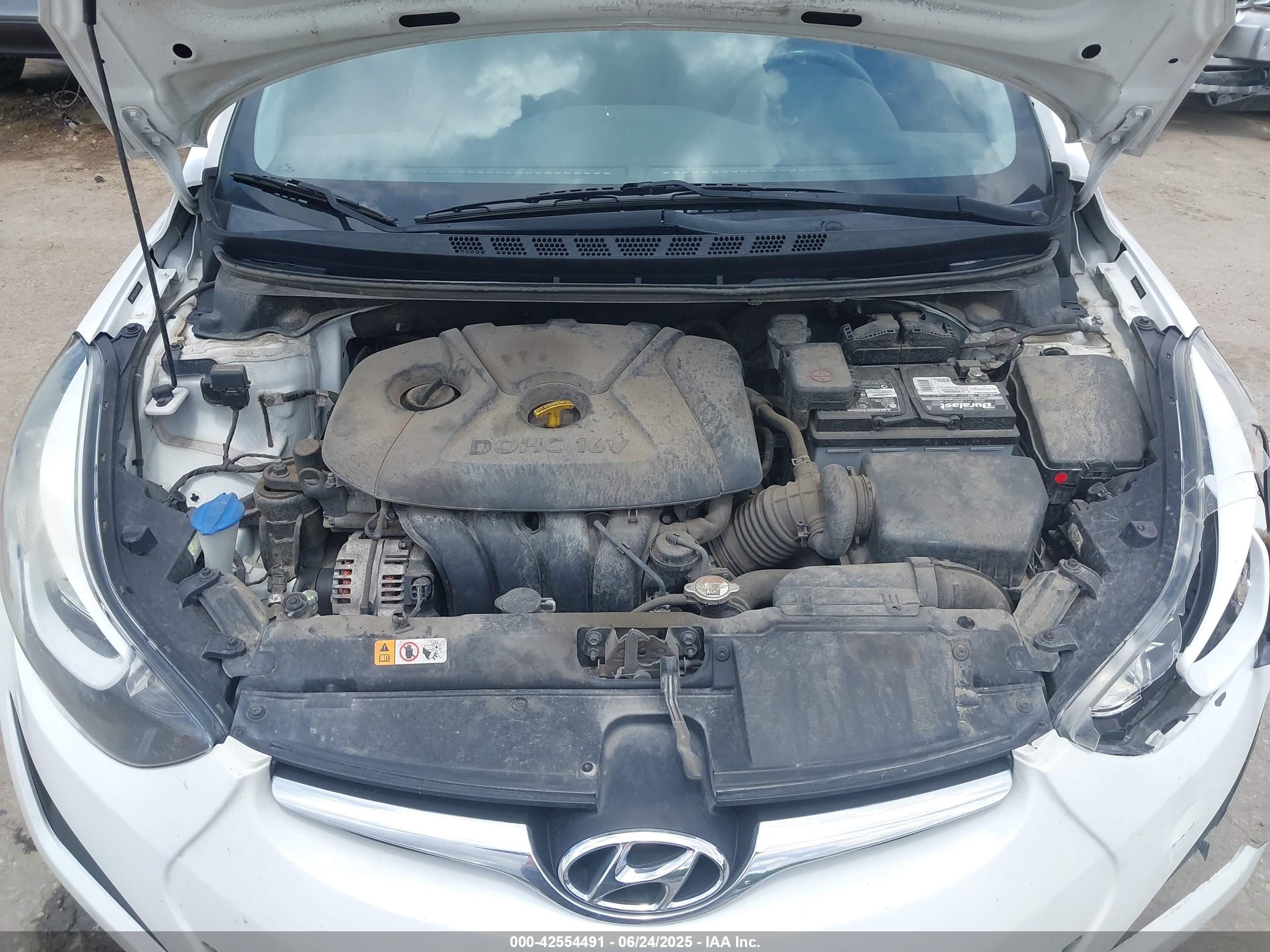 HYUNDAI ELANTRA image 10