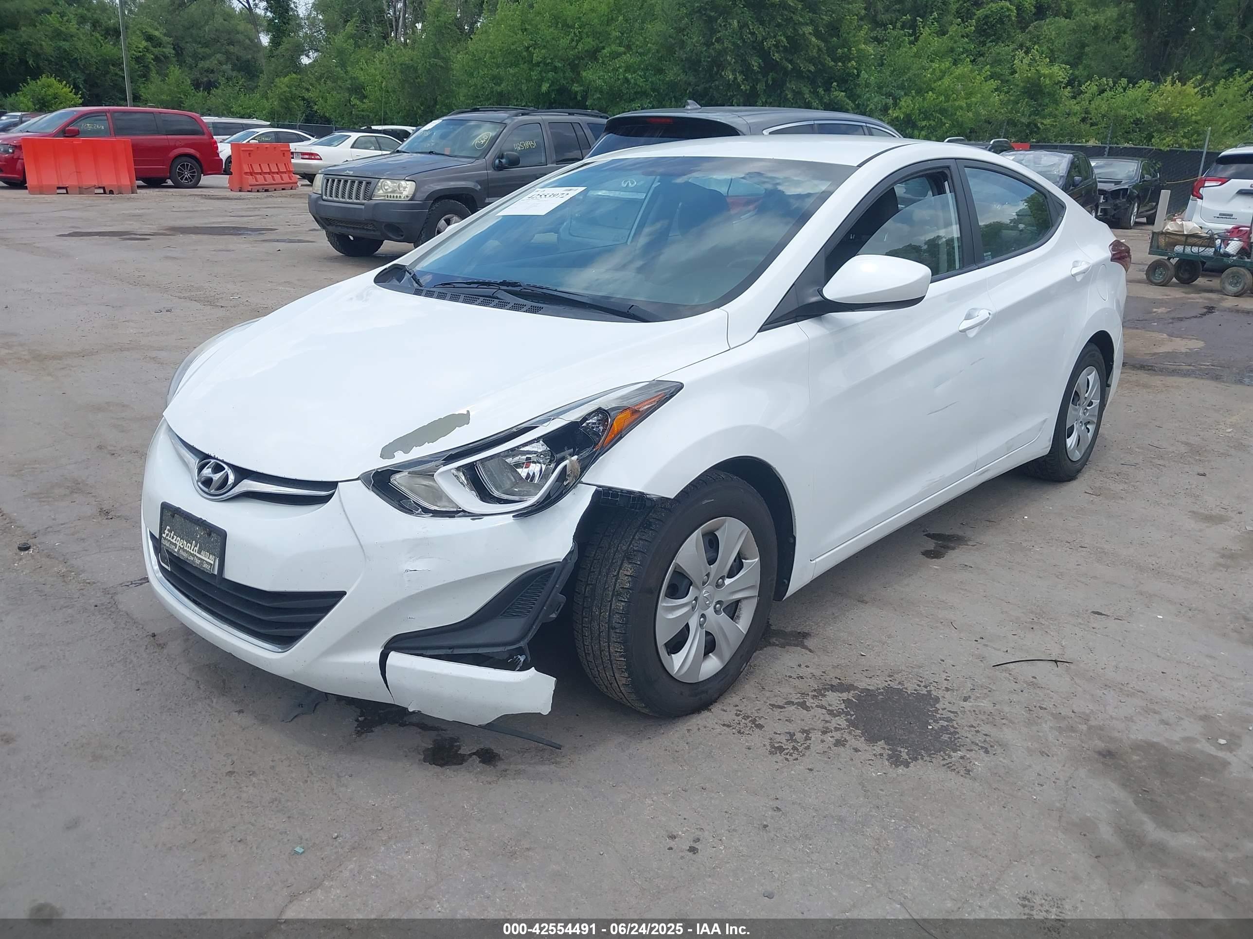 HYUNDAI ELANTRA image 2