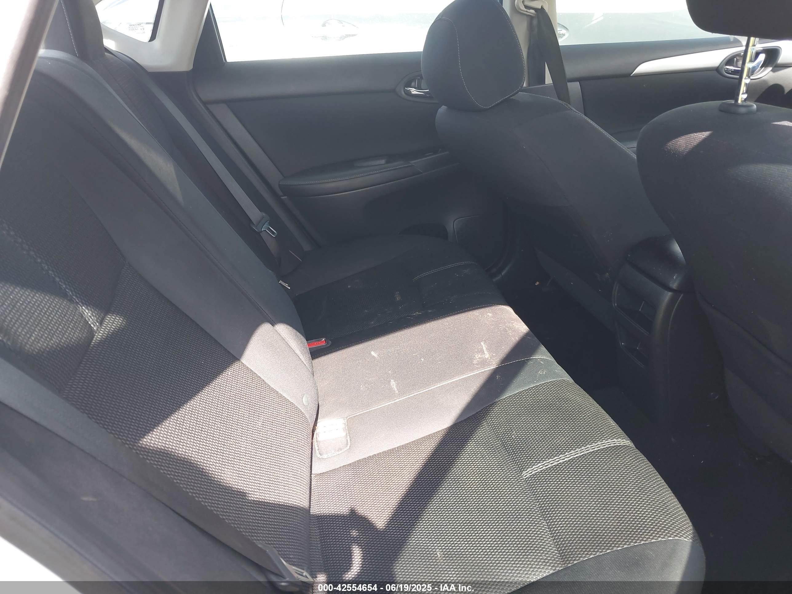 NISSAN SENTRA image 8