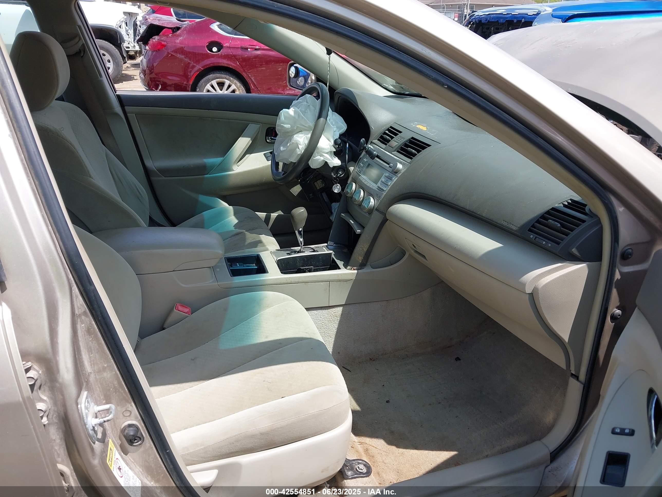 TOYOTA CAMRY image 5