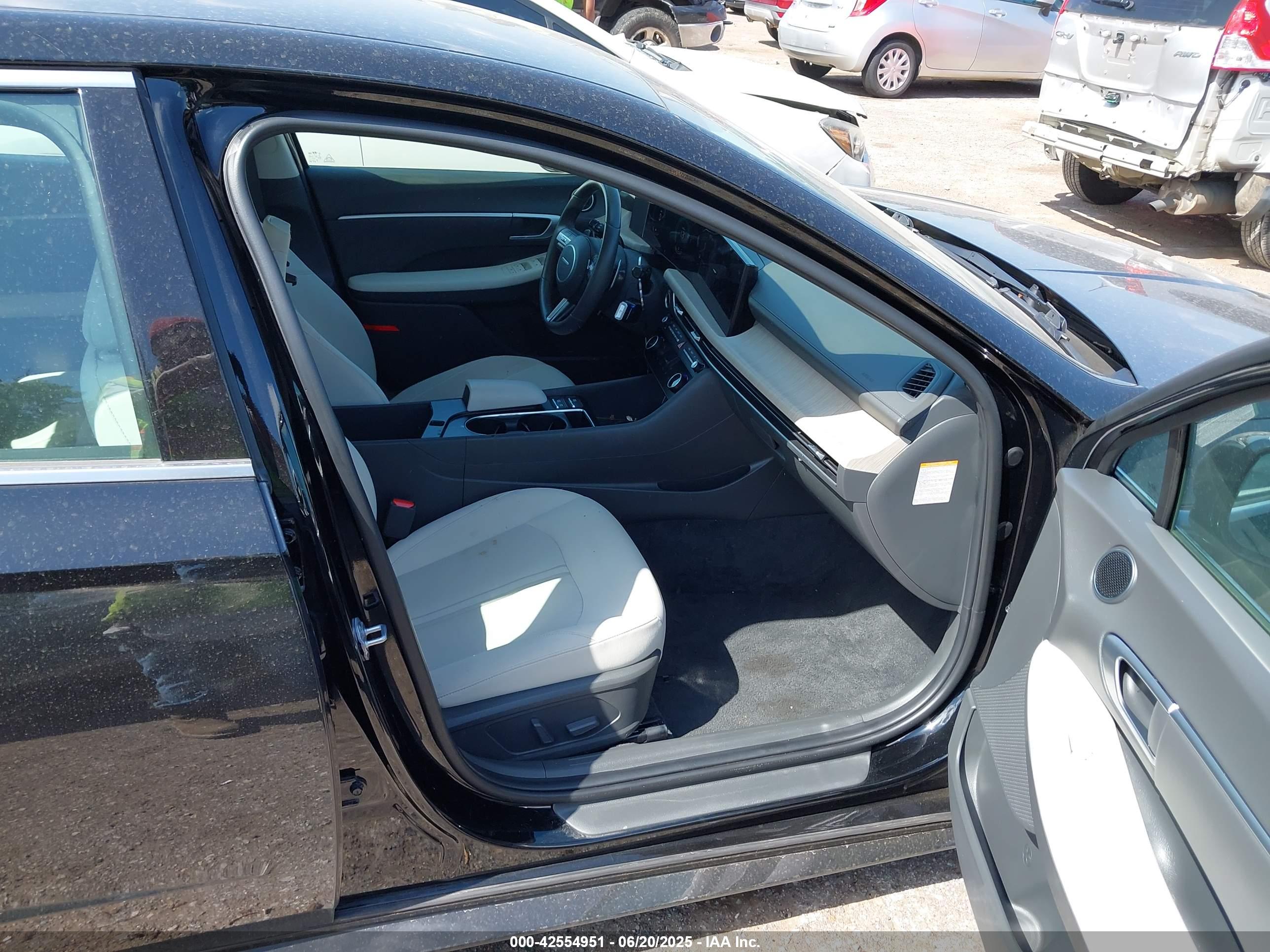 HYUNDAI SONATA image 5