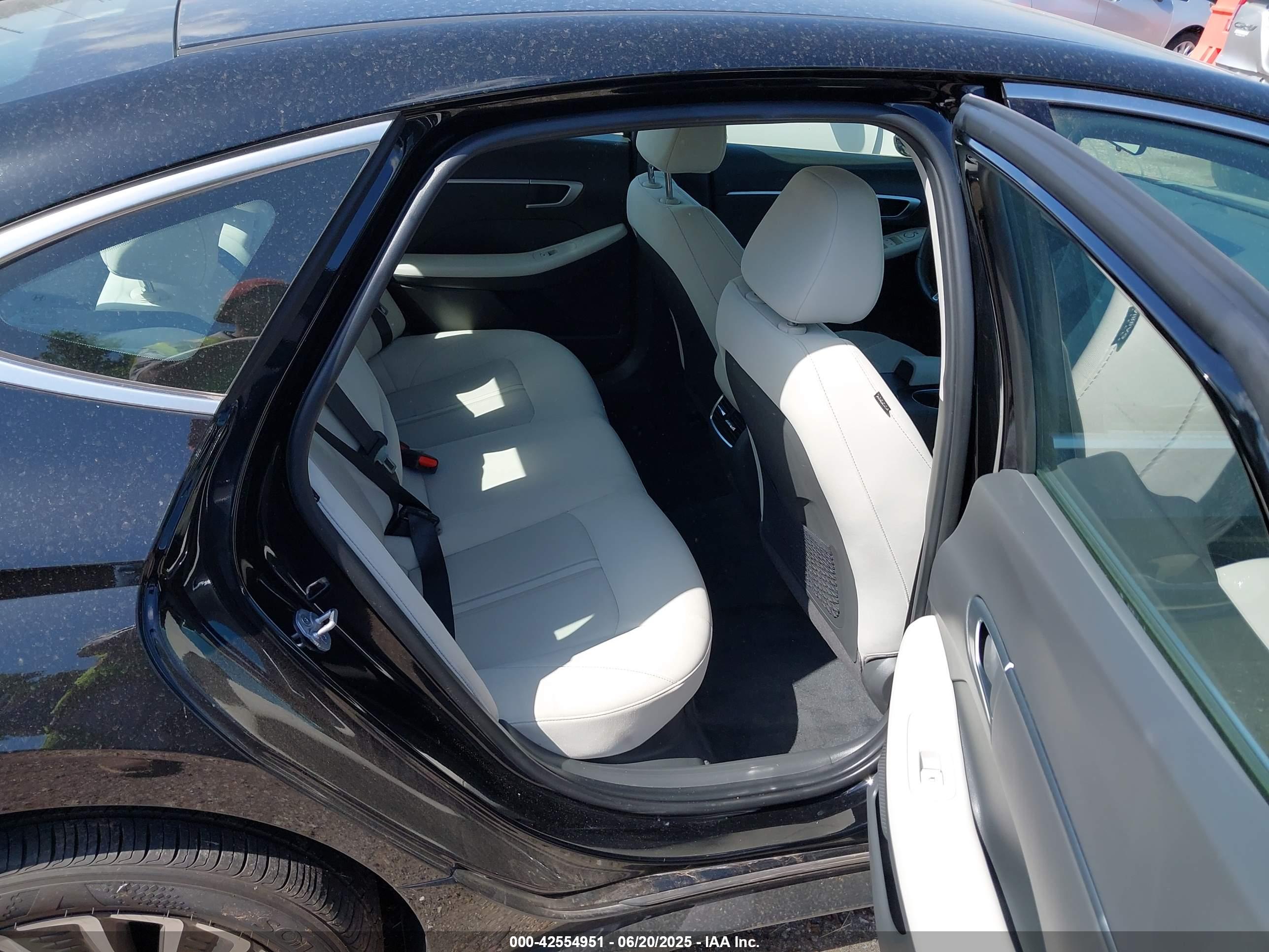 HYUNDAI SONATA image 8