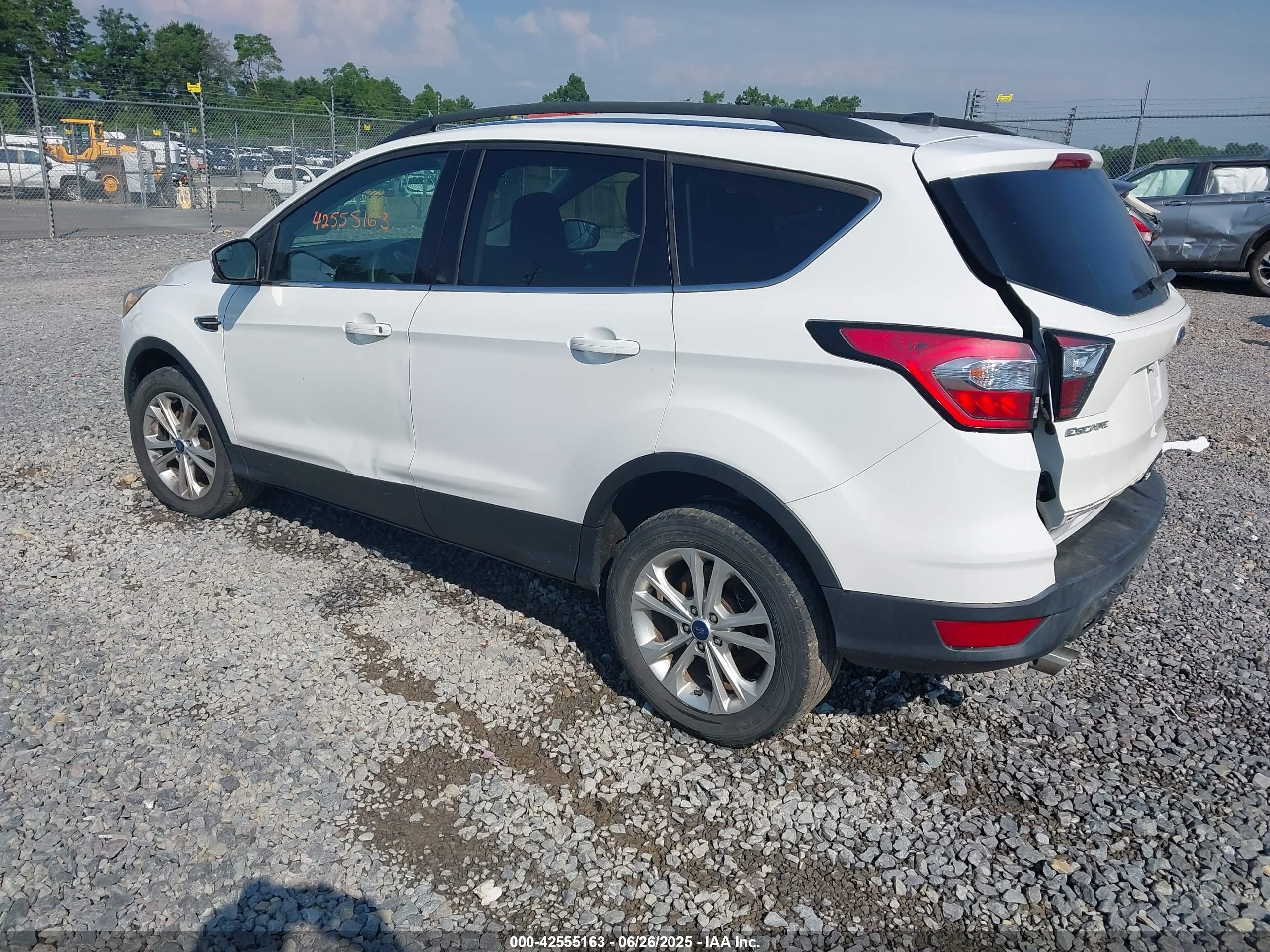 FORD ESCAPE image 3
