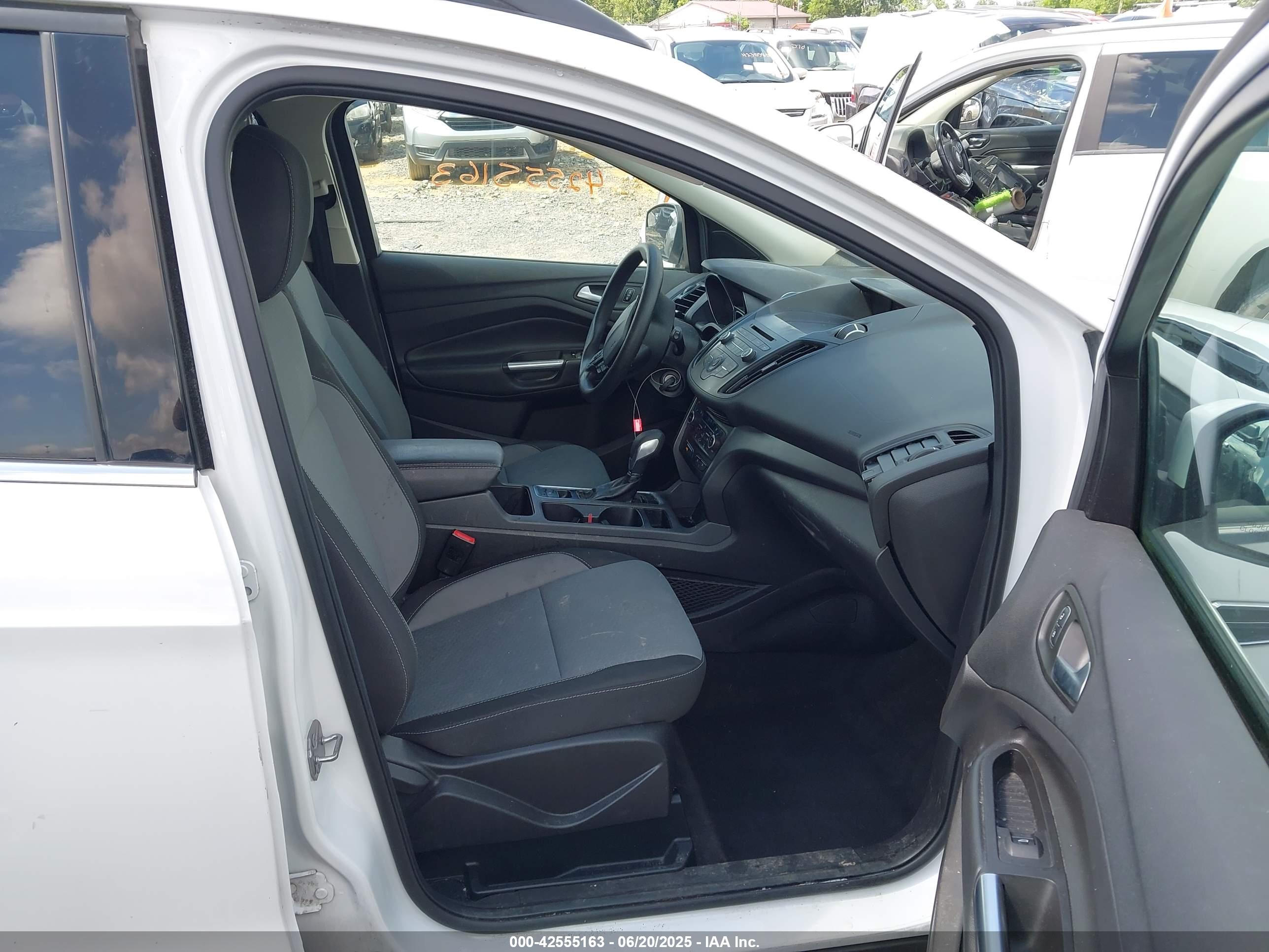 FORD ESCAPE image 5
