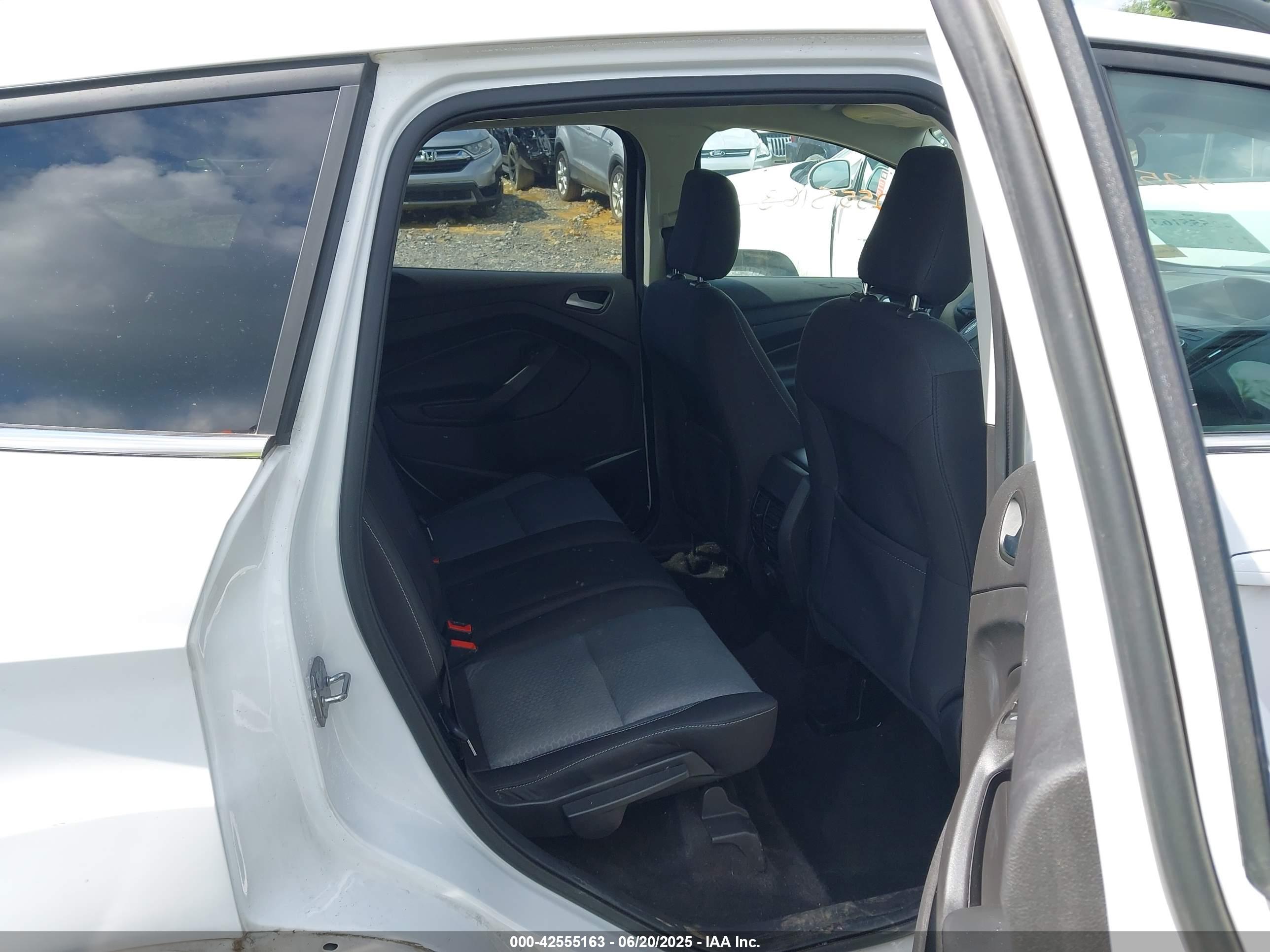 FORD ESCAPE image 8