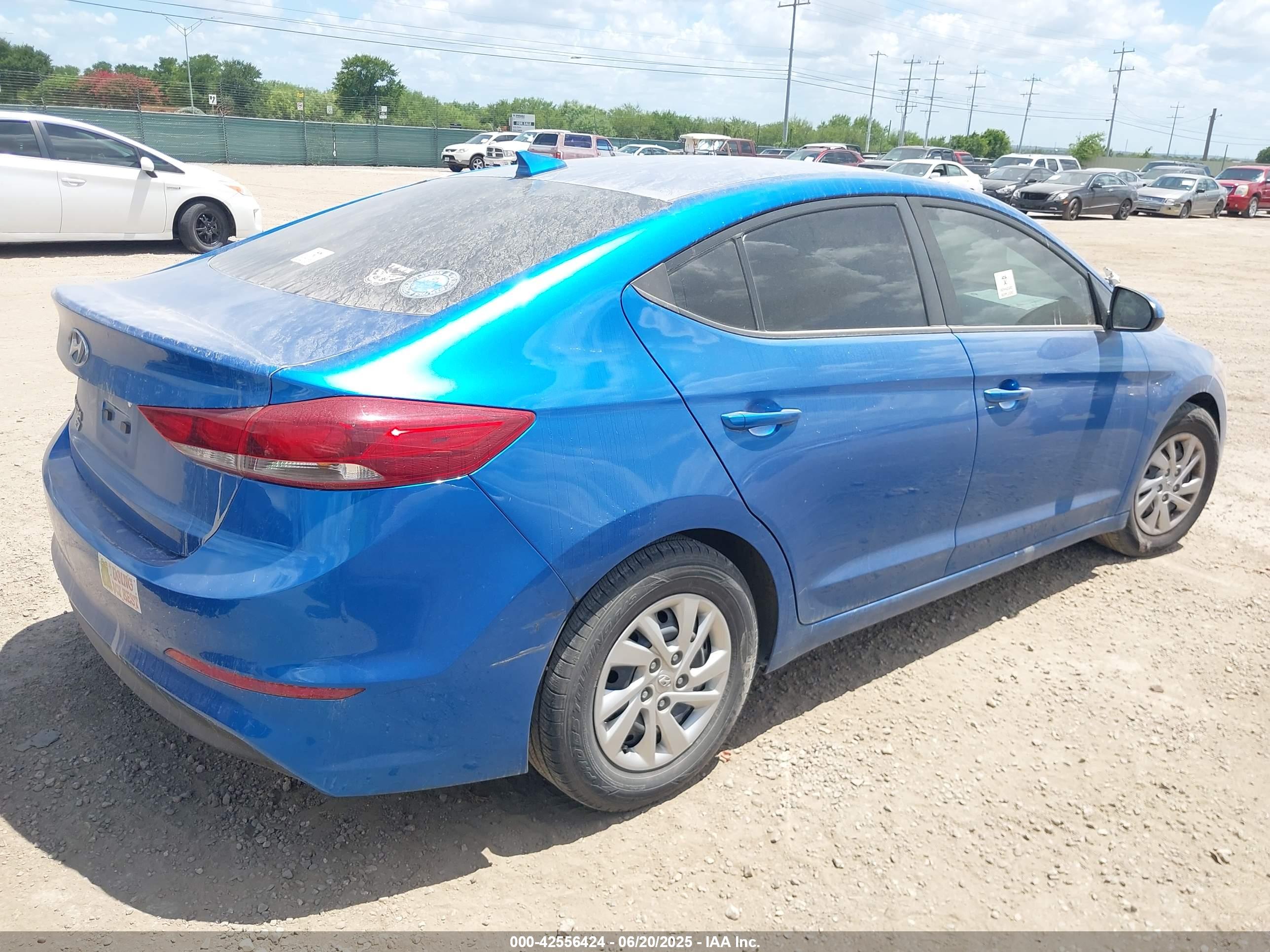 HYUNDAI ELANTRA image 4