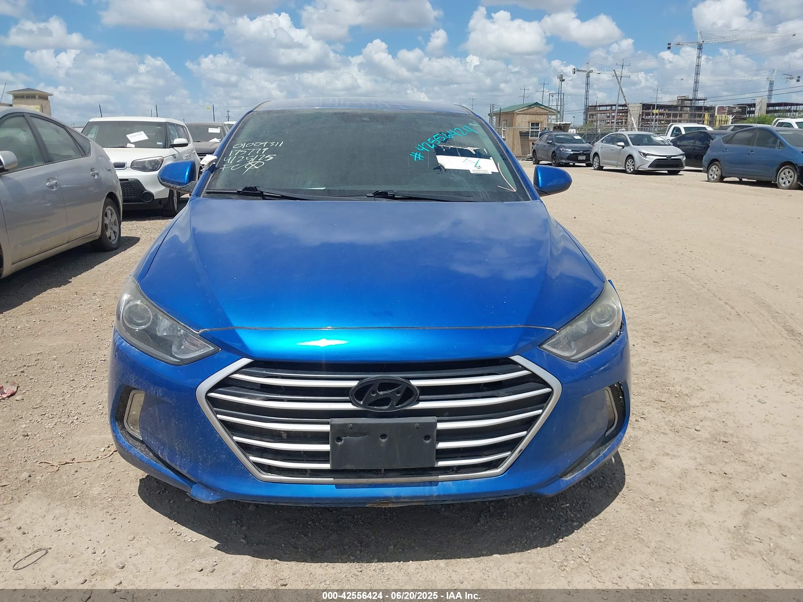 HYUNDAI ELANTRA image 6
