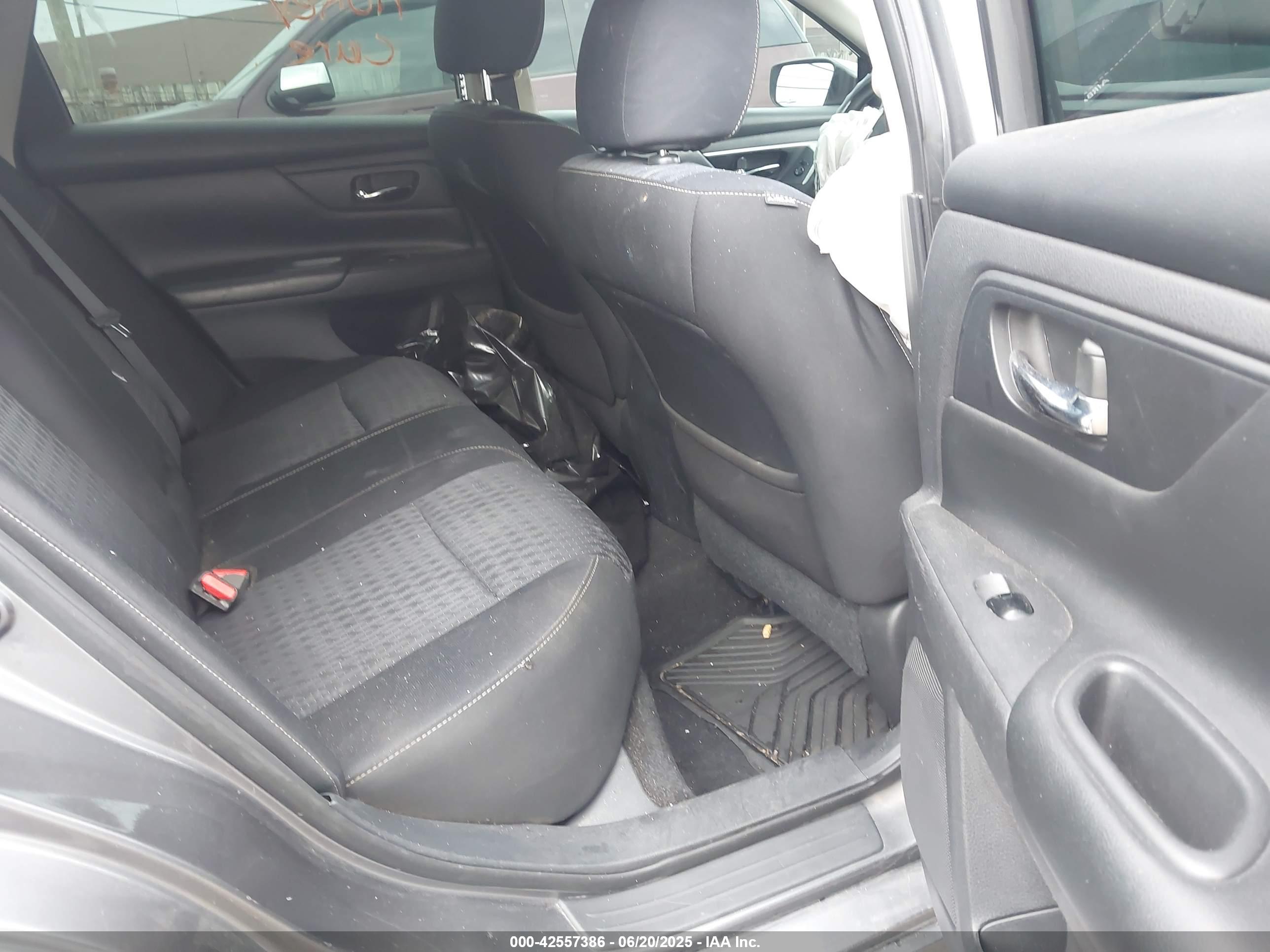 NISSAN ALTIMA image 8