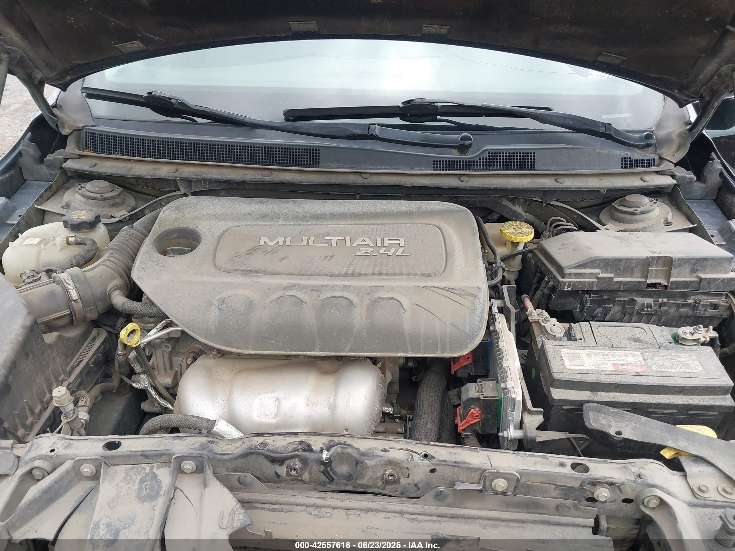CHRYSLER 200 image 10