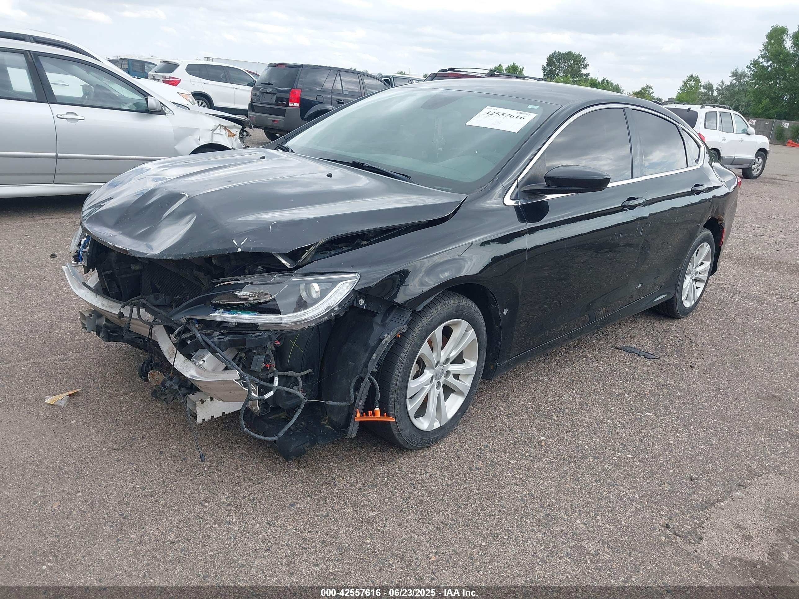 CHRYSLER 200 image 2