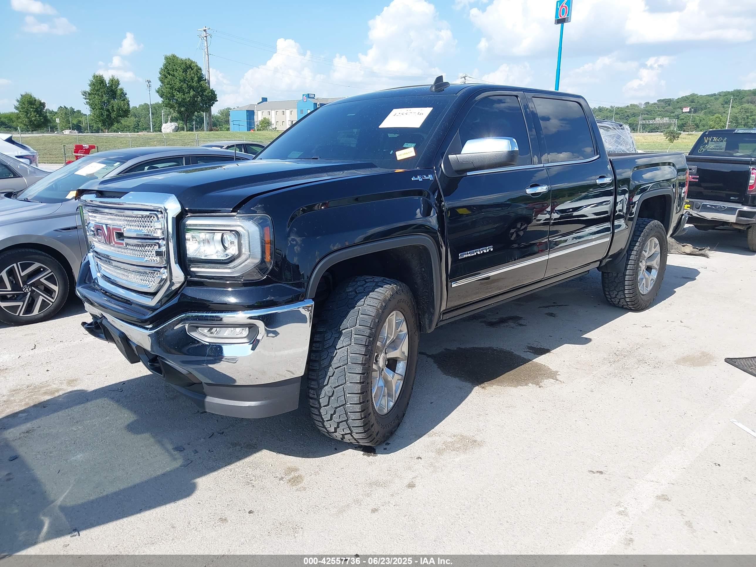 GMC SIERRA image 2