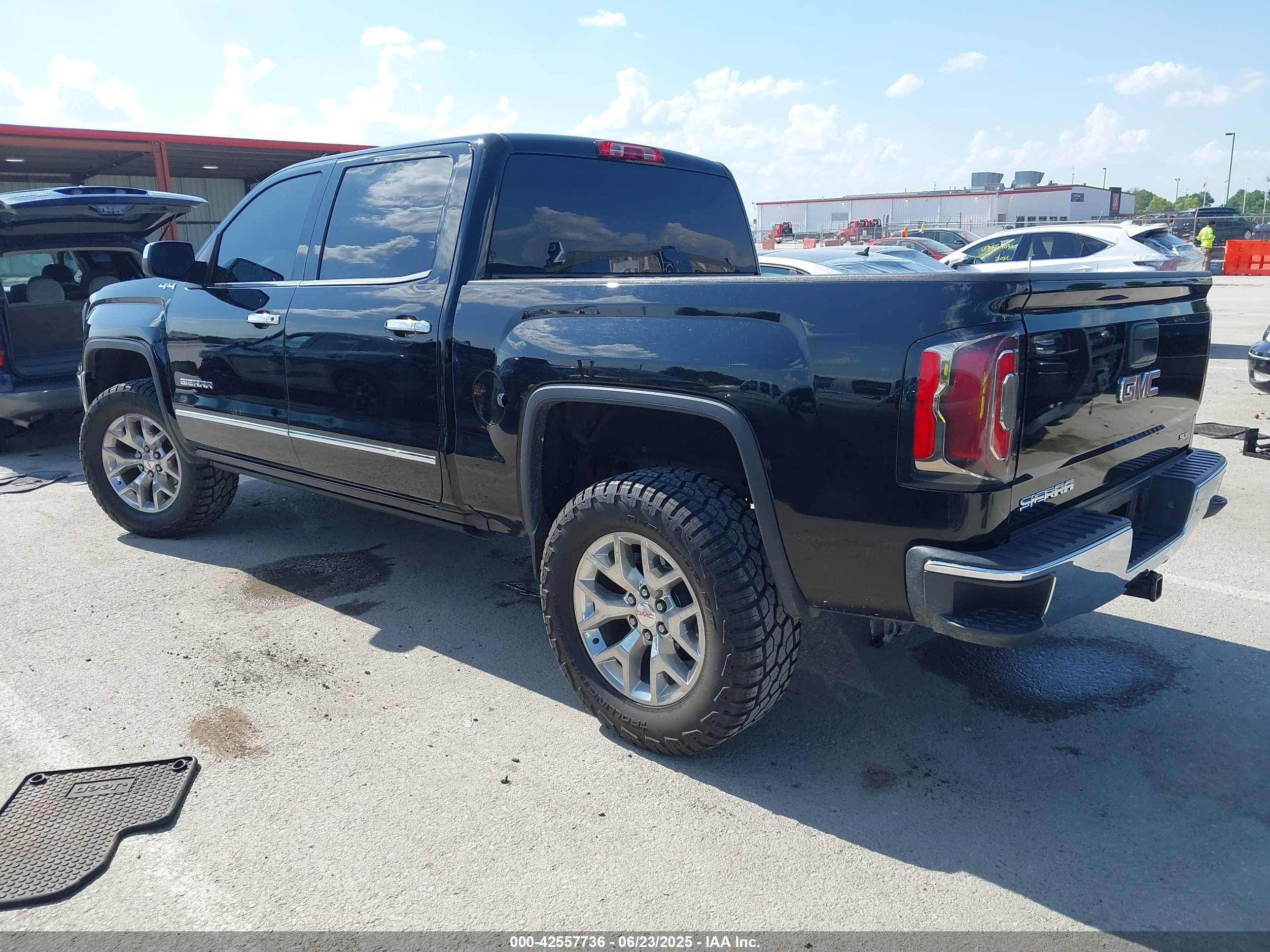 GMC SIERRA image 3